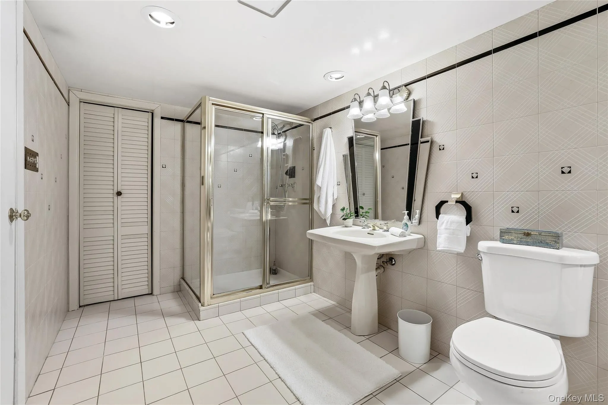 35 Mayer Drive, Ramapo, NY, 3 Bedrooms Bedrooms, 9 Rooms Rooms,3 BathroomsBathrooms,Residential,For Rent,Mayer,0,990635 35 Mayer Drive, Ramapo, NY, 3 Bedrooms Bedrooms, 9 Rooms Rooms,3 BathroomsBathrooms,Residential,For Rent,Mayer,0,990635