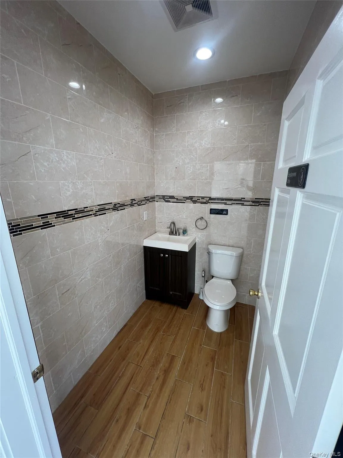 9203 Astoria Boulevard, New York, NY, ,Commercial Lease,For Rent,Astoria,0,990637 9203 Astoria Boulevard, New York, NY, ,Commercial Lease,For Rent,Astoria,0,990637