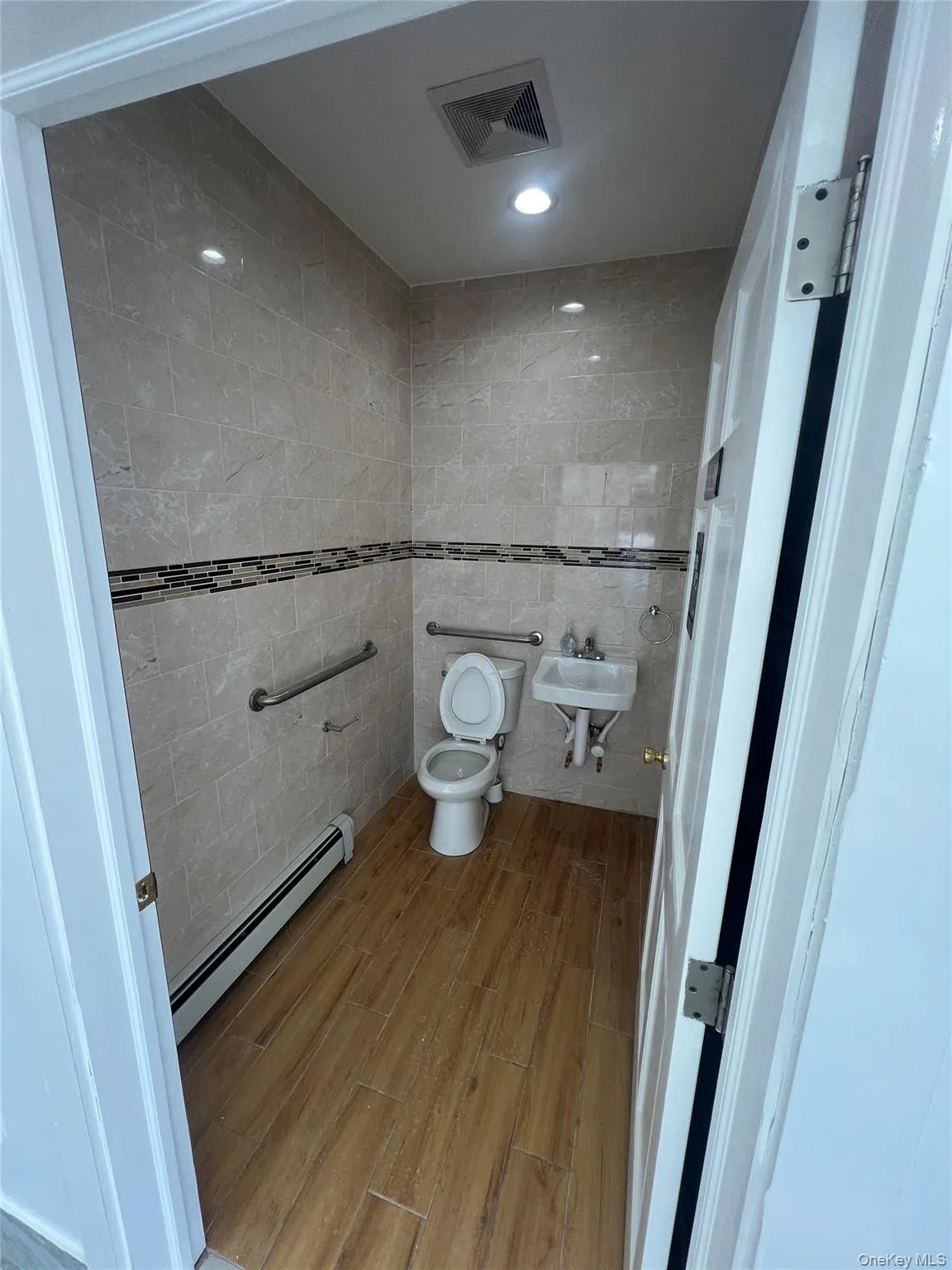 9203 Astoria Boulevard, New York, NY, ,Commercial Lease,For Rent,Astoria,0,990637 9203 Astoria Boulevard, New York, NY, ,Commercial Lease,For Rent,Astoria,0,990637