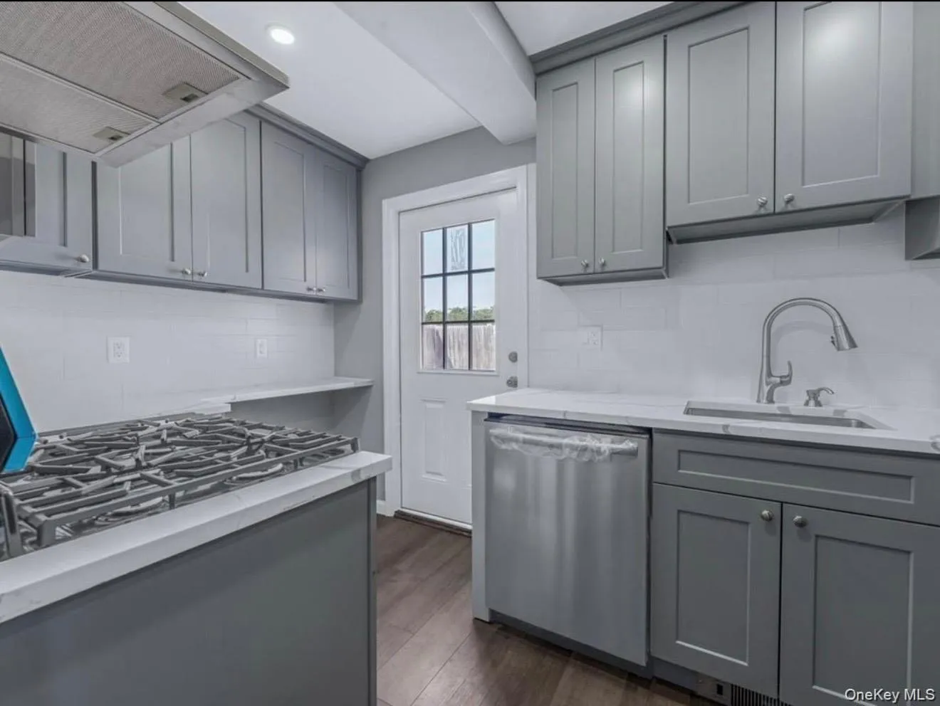 6 Barclay Street, Oyster Bay, NY, 5 Bedrooms Bedrooms, 7 Rooms Rooms,3 BathroomsBathrooms,Residential Lease,For Rent,Barclay,0,990638 6 Barclay Street, Oyster Bay, NY, 5 Bedrooms Bedrooms, 7 Rooms Rooms,3 BathroomsBathrooms,Residential Lease,For Rent,Barclay,0,990638