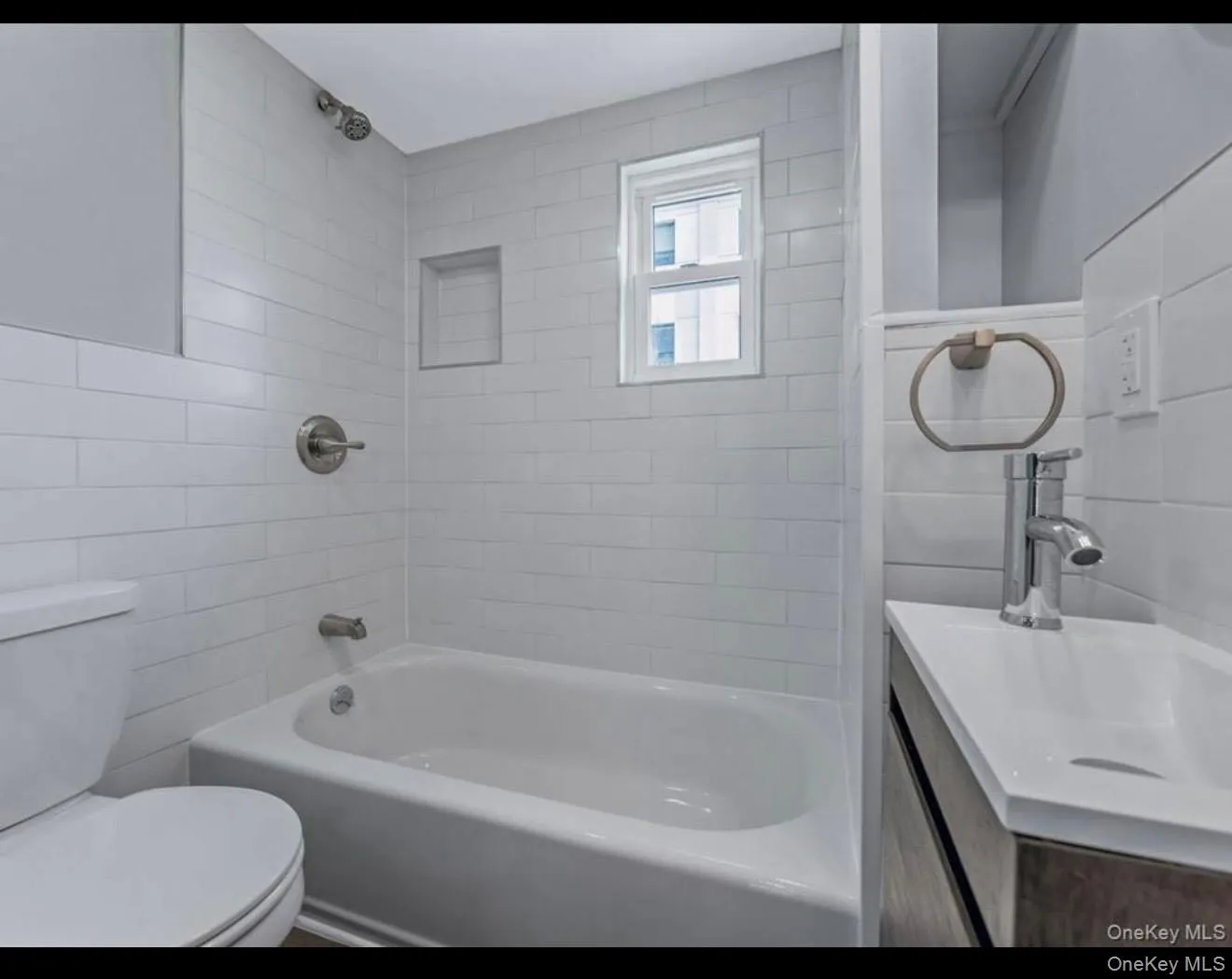 6 Barclay Street, Oyster Bay, NY, 5 Bedrooms Bedrooms, 7 Rooms Rooms,3 BathroomsBathrooms,Residential Lease,For Rent,Barclay,0,990638 6 Barclay Street, Oyster Bay, NY, 5 Bedrooms Bedrooms, 7 Rooms Rooms,3 BathroomsBathrooms,Residential Lease,For Rent,Barclay,0,990638