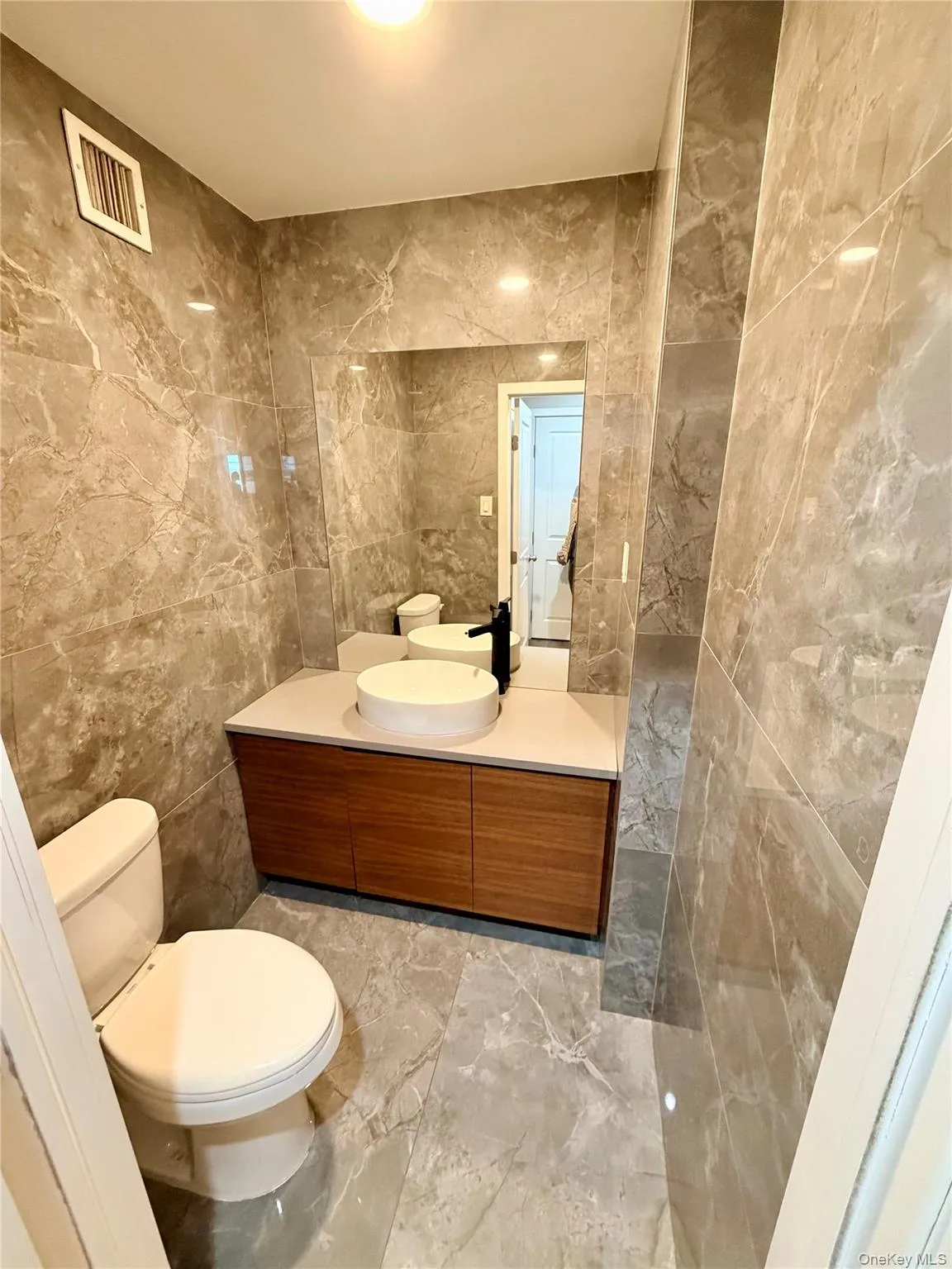 360 Shore Road, Long Beach, NY, 1 Bedroom Bedrooms, 3 Rooms Rooms,1 BathroomBathrooms,Residential Lease,For Rent,Shore,0,990649 360 Shore Road, Long Beach, NY, 1 Bedroom Bedrooms, 3 Rooms Rooms,1 BathroomBathrooms,Residential Lease,For Rent,Shore,0,990649