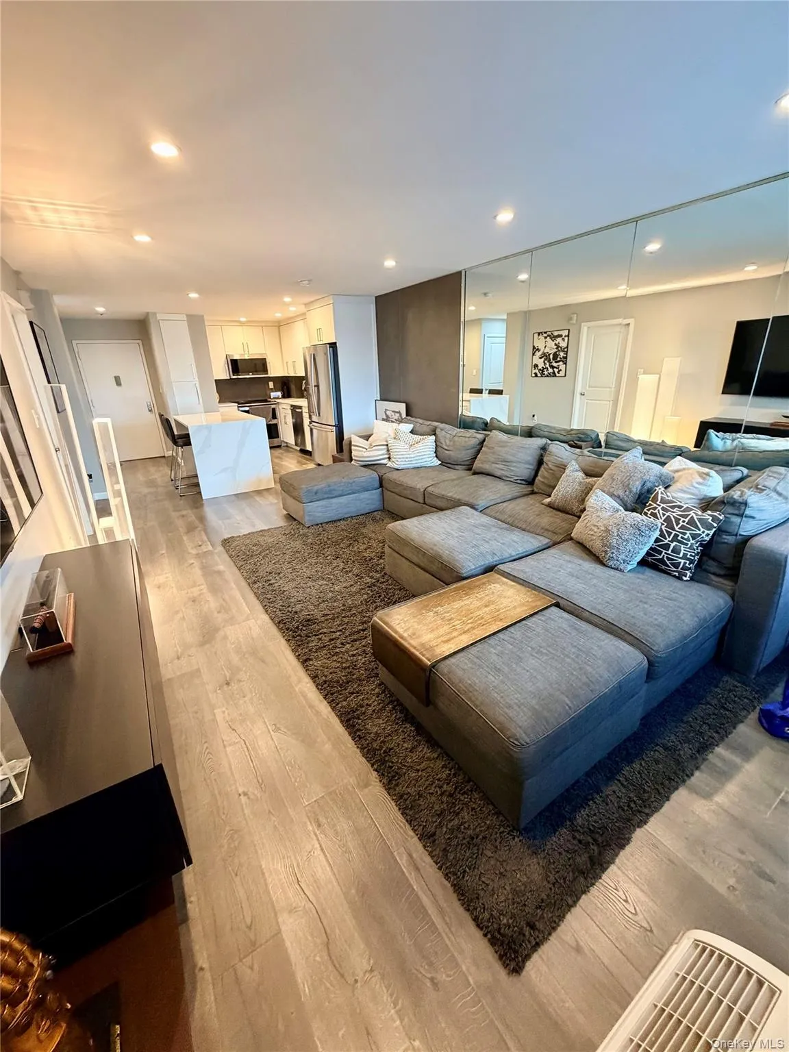 360 Shore Road, Long Beach, NY, 1 Bedroom Bedrooms, 3 Rooms Rooms,1 BathroomBathrooms,Residential Lease,For Rent,Shore,0,990649 360 Shore Road, Long Beach, NY, 1 Bedroom Bedrooms, 3 Rooms Rooms,1 BathroomBathrooms,Residential Lease,For Rent,Shore,0,990649