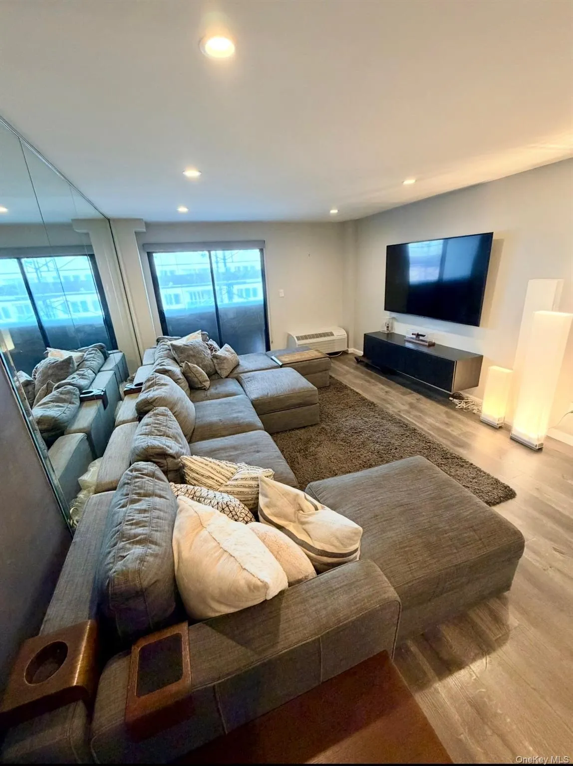 360 Shore Road, Long Beach, NY, 1 Bedroom Bedrooms, 3 Rooms Rooms,1 BathroomBathrooms,Residential Lease,For Rent,Shore,0,990649 360 Shore Road, Long Beach, NY, 1 Bedroom Bedrooms, 3 Rooms Rooms,1 BathroomBathrooms,Residential Lease,For Rent,Shore,0,990649