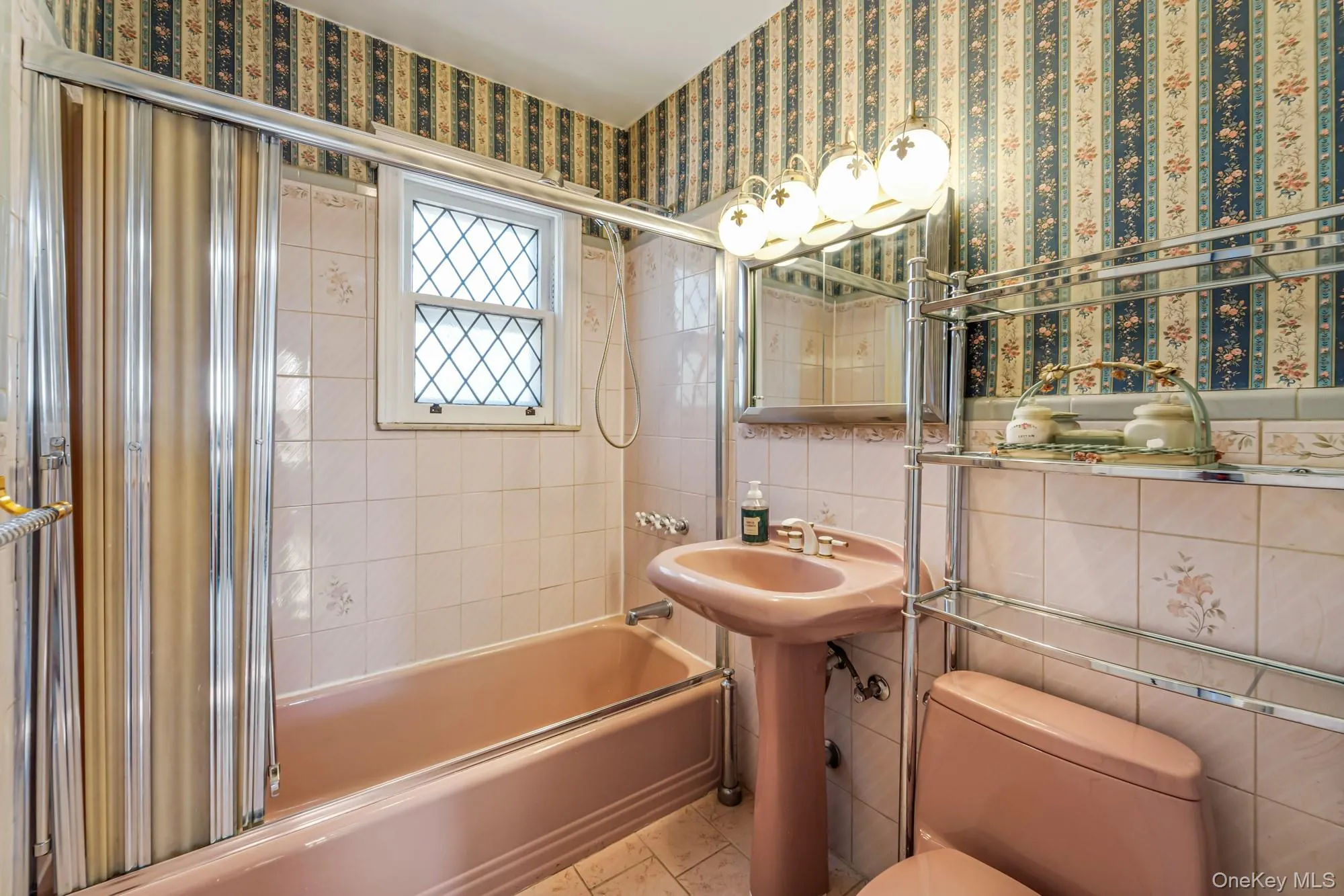 205-18 33rd Avenue, New York, NY, 3 Bedrooms Bedrooms, 6 Rooms Rooms,2 BathroomsBathrooms,Residential,For Rent,33rd,0,990668 205-18 33rd Avenue, New York, NY, 3 Bedrooms Bedrooms, 6 Rooms Rooms,2 BathroomsBathrooms,Residential,For Rent,33rd,0,990668