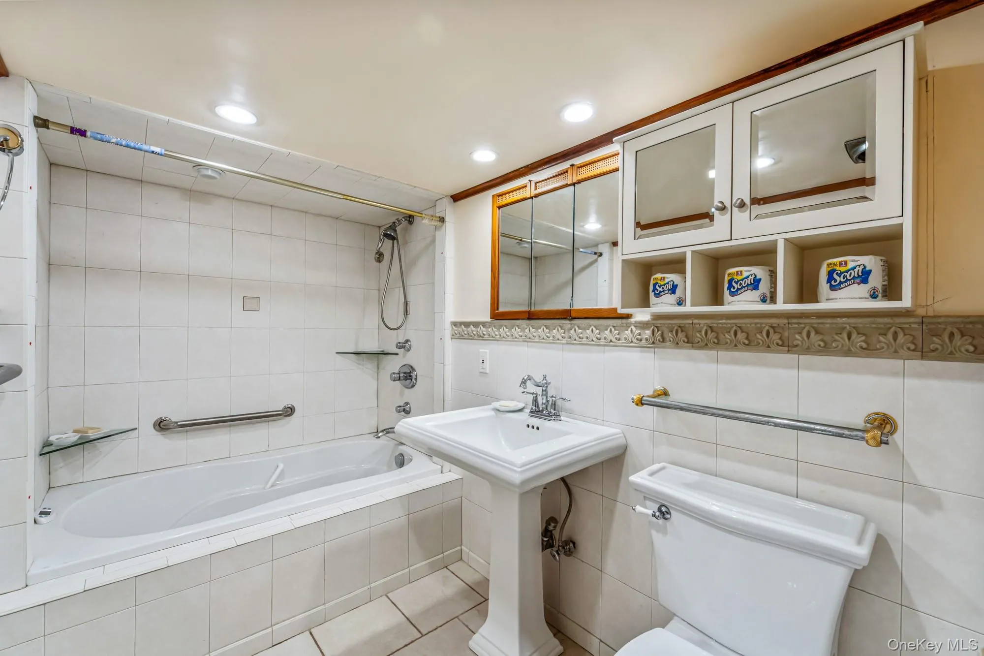 205-18 33rd Avenue, New York, NY, 3 Bedrooms Bedrooms, 6 Rooms Rooms,2 BathroomsBathrooms,Residential,For Rent,33rd,0,990668 205-18 33rd Avenue, New York, NY, 3 Bedrooms Bedrooms, 6 Rooms Rooms,2 BathroomsBathrooms,Residential,For Rent,33rd,0,990668