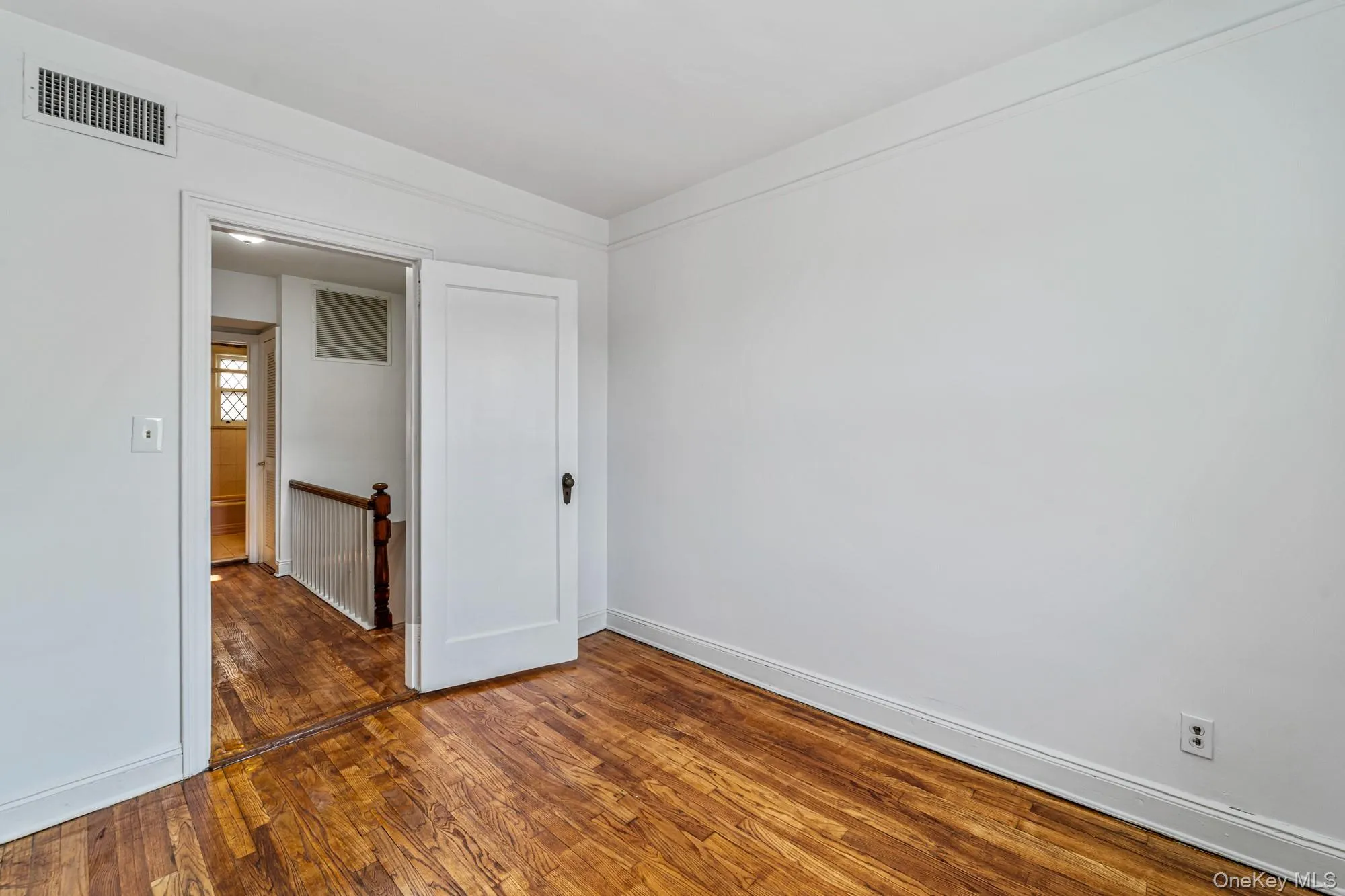 205-18 33rd Avenue, New York, NY, 3 Bedrooms Bedrooms, 6 Rooms Rooms,2 BathroomsBathrooms,Residential,For Rent,33rd,0,990668 205-18 33rd Avenue, New York, NY, 3 Bedrooms Bedrooms, 6 Rooms Rooms,2 BathroomsBathrooms,Residential,For Rent,33rd,0,990668