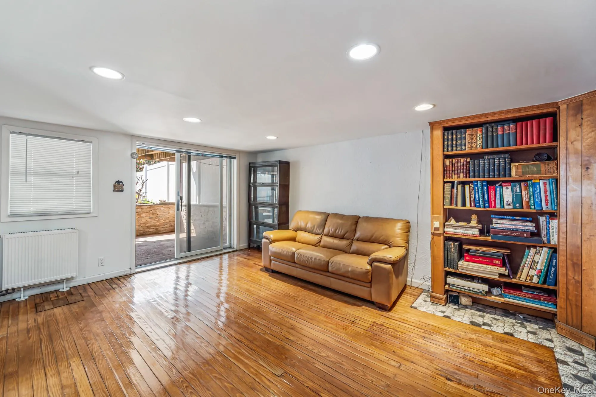 205-18 33rd Avenue, New York, NY, 3 Bedrooms Bedrooms, 6 Rooms Rooms,2 BathroomsBathrooms,Residential,For Rent,33rd,0,990668 205-18 33rd Avenue, New York, NY, 3 Bedrooms Bedrooms, 6 Rooms Rooms,2 BathroomsBathrooms,Residential,For Rent,33rd,0,990668