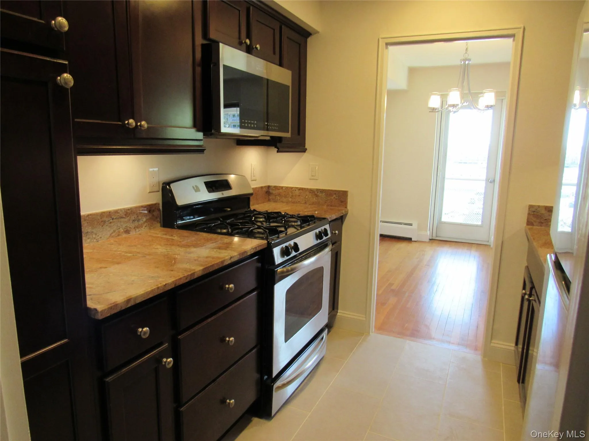 103 Gedney Street, Clarkstown, NY, 2 Bedrooms Bedrooms, 5 Rooms Rooms,2 BathroomsBathrooms,Residential Lease,For Rent,Gedney,0,990684 103 Gedney Street, Clarkstown, NY, 2 Bedrooms Bedrooms, 5 Rooms Rooms,2 BathroomsBathrooms,Residential Lease,For Rent,Gedney,0,990684