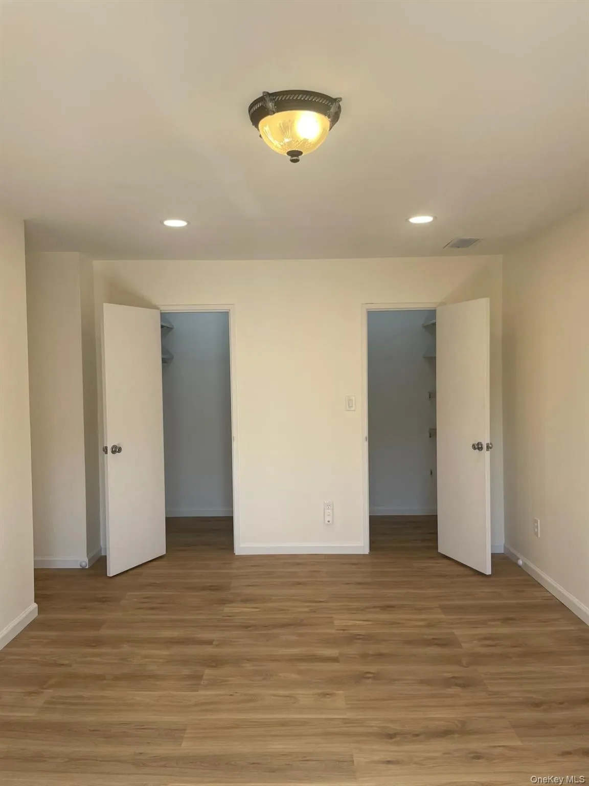 Master with 2 walk in closets Master with 2 walk in closets