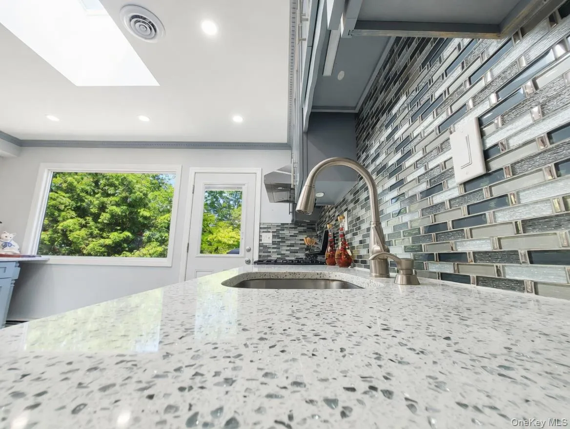 36 Tamar Drive, Clarkstown, NY, 5 Bedrooms Bedrooms, 13 Rooms Rooms,3 BathroomsBathrooms,Residential,For Rent,Tamar,0,990710 36 Tamar Drive, Clarkstown, NY, 5 Bedrooms Bedrooms, 13 Rooms Rooms,3 BathroomsBathrooms,Residential,For Rent,Tamar,0,990710