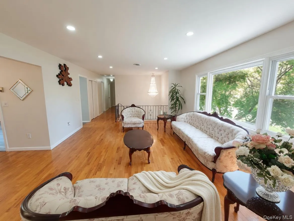 36 Tamar Drive, Clarkstown, NY, 5 Bedrooms Bedrooms, 13 Rooms Rooms,3 BathroomsBathrooms,Residential,For Rent,Tamar,0,990710 36 Tamar Drive, Clarkstown, NY, 5 Bedrooms Bedrooms, 13 Rooms Rooms,3 BathroomsBathrooms,Residential,For Rent,Tamar,0,990710