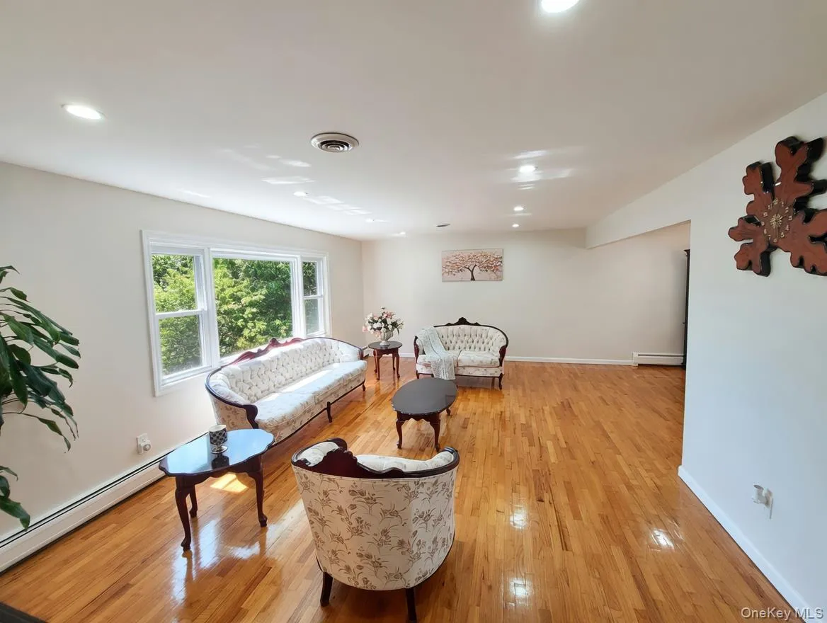 36 Tamar Drive, Clarkstown, NY, 5 Bedrooms Bedrooms, 13 Rooms Rooms,3 BathroomsBathrooms,Residential,For Rent,Tamar,0,990710 36 Tamar Drive, Clarkstown, NY, 5 Bedrooms Bedrooms, 13 Rooms Rooms,3 BathroomsBathrooms,Residential,For Rent,Tamar,0,990710