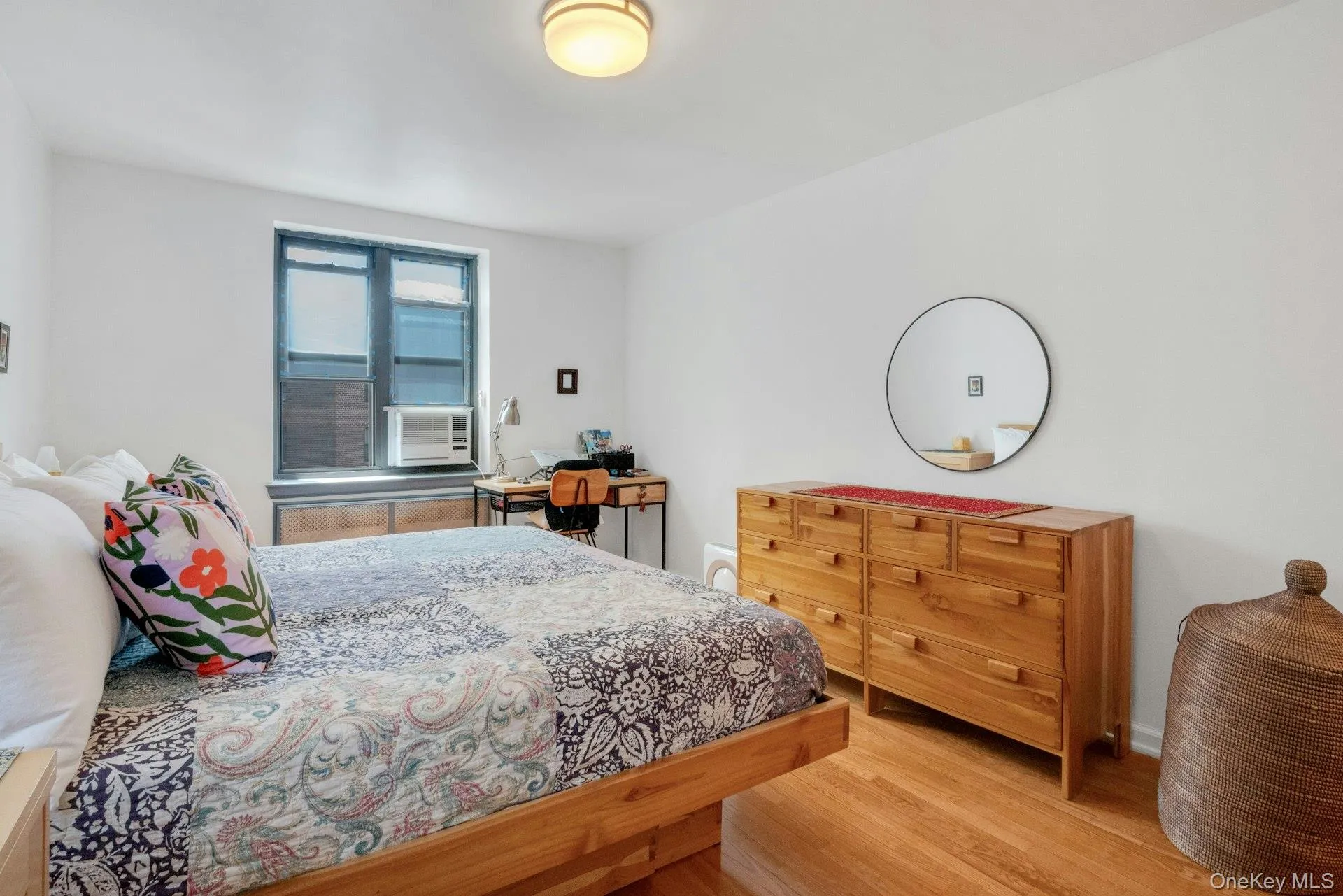 445 240th Street, New York, NY, 2 Bedrooms Bedrooms, 6 Rooms Rooms,1 BathroomBathrooms,Residential,For Rent,240th,0,990720 445 240th Street, New York, NY, 2 Bedrooms Bedrooms, 6 Rooms Rooms,1 BathroomBathrooms,Residential,For Rent,240th,0,990720