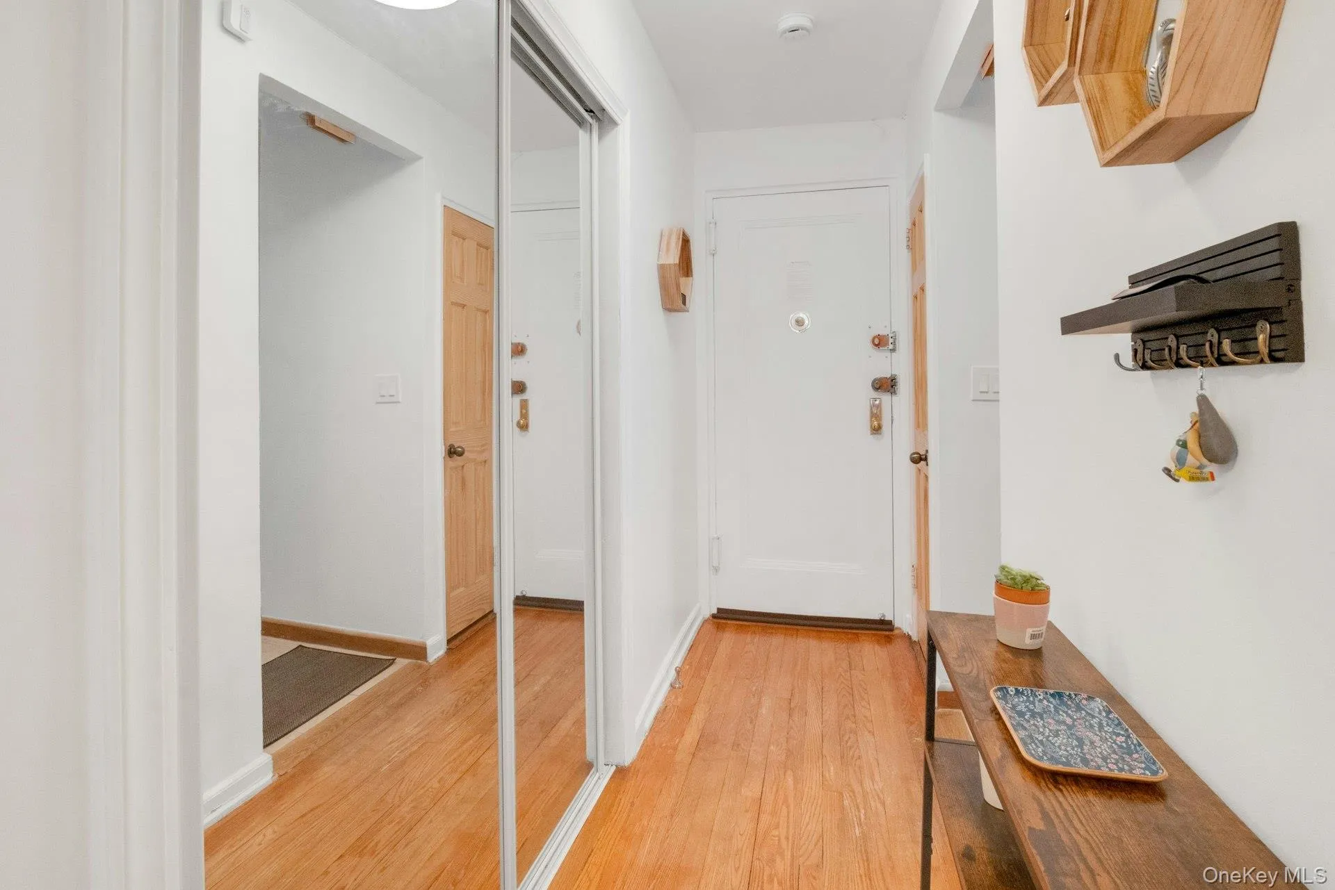 445 240th Street, New York, NY, 2 Bedrooms Bedrooms, 6 Rooms Rooms,1 BathroomBathrooms,Residential,For Rent,240th,0,990720 445 240th Street, New York, NY, 2 Bedrooms Bedrooms, 6 Rooms Rooms,1 BathroomBathrooms,Residential,For Rent,240th,0,990720