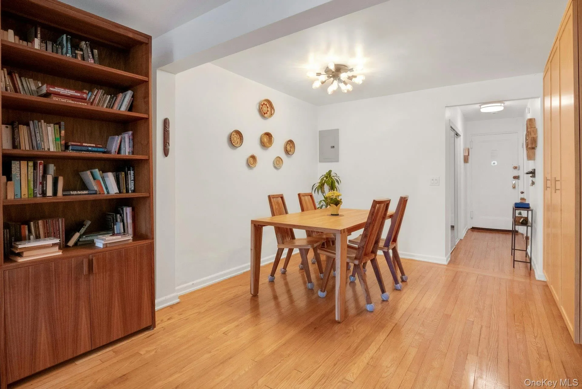 445 240th Street, New York, NY, 2 Bedrooms Bedrooms, 6 Rooms Rooms,1 BathroomBathrooms,Residential,For Rent,240th,0,990720 445 240th Street, New York, NY, 2 Bedrooms Bedrooms, 6 Rooms Rooms,1 BathroomBathrooms,Residential,For Rent,240th,0,990720