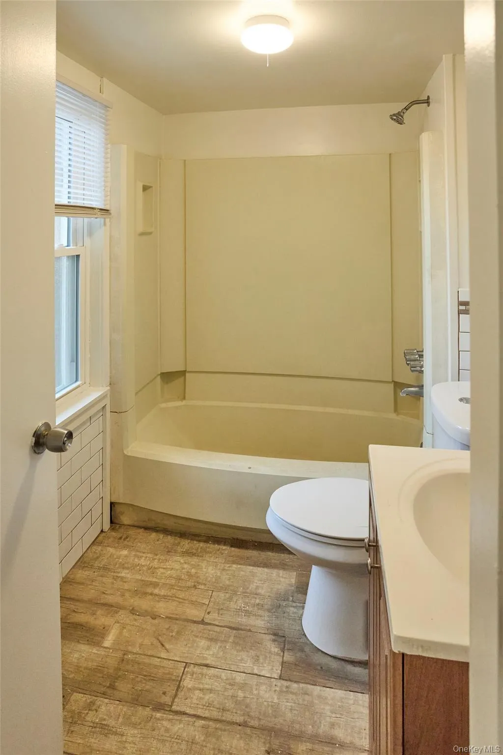 457 Main St, Beacon, NY, 1 Bedroom Bedrooms, 2 Rooms Rooms,1 BathroomBathrooms,Residential Lease,For Rent,Main St,0,990726 457 Main St, Beacon, NY, 1 Bedroom Bedrooms, 2 Rooms Rooms,1 BathroomBathrooms,Residential Lease,For Rent,Main St,0,990726