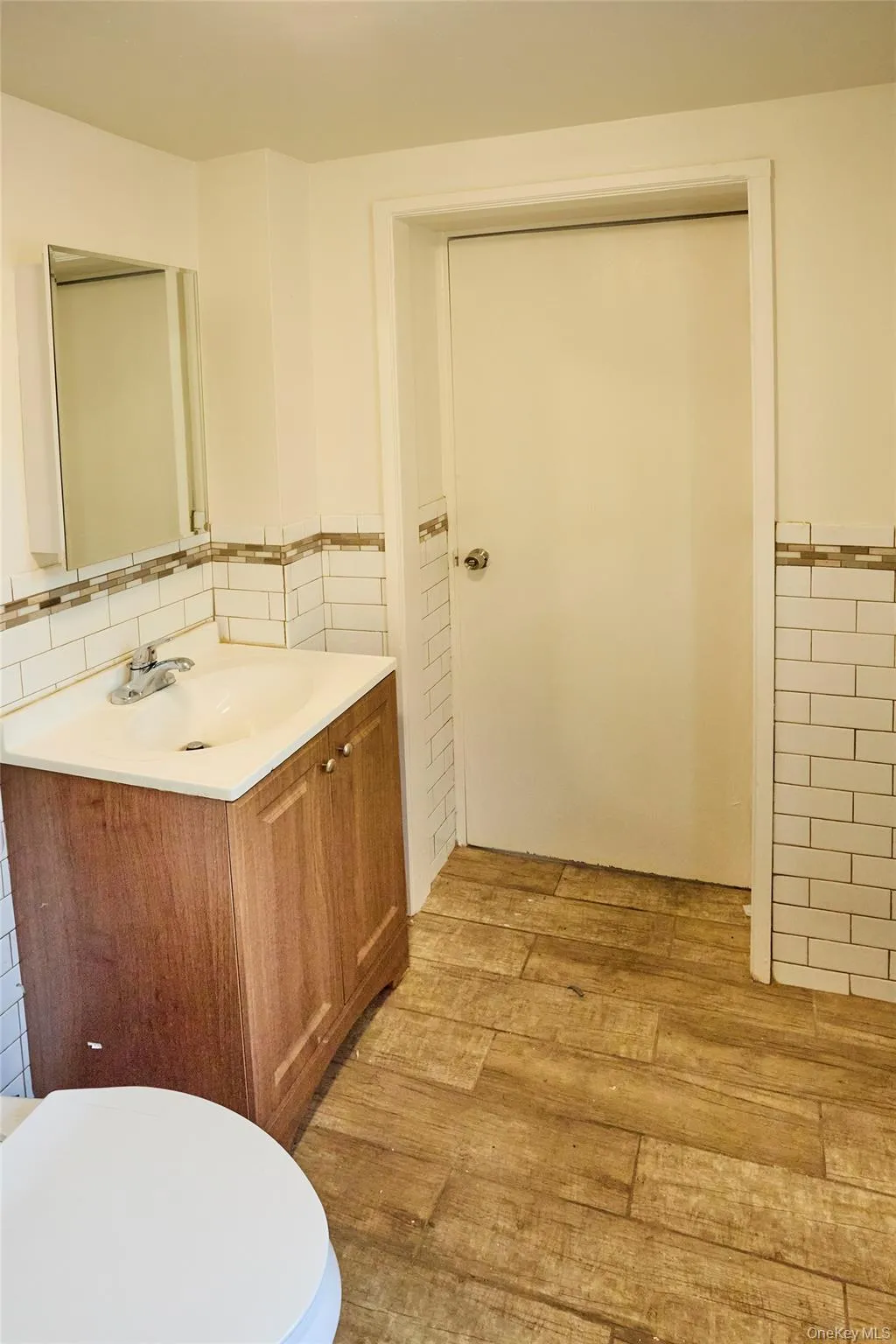 457 Main St, Beacon, NY, 1 Bedroom Bedrooms, 2 Rooms Rooms,1 BathroomBathrooms,Residential Lease,For Rent,Main St,0,990726 457 Main St, Beacon, NY, 1 Bedroom Bedrooms, 2 Rooms Rooms,1 BathroomBathrooms,Residential Lease,For Rent,Main St,0,990726