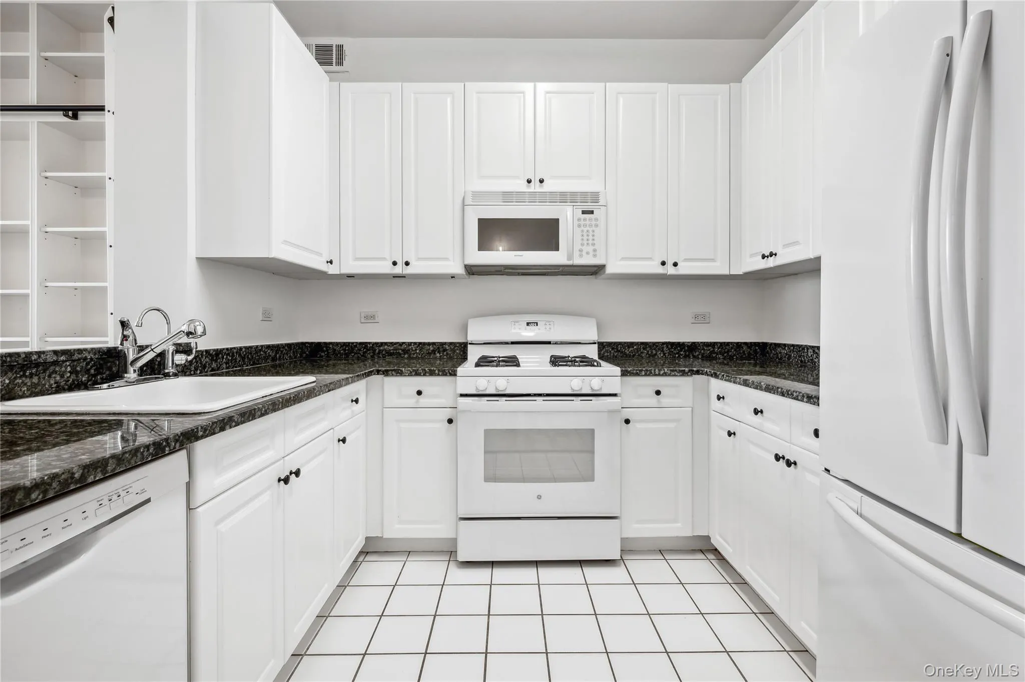 1 Scarsdale Road, Eastchester, NY, 2 Bedrooms Bedrooms, 4 Rooms Rooms,2 BathroomsBathrooms,Residential Lease,For Rent,Scarsdale,0,990730 1 Scarsdale Road, Eastchester, NY, 2 Bedrooms Bedrooms, 4 Rooms Rooms,2 BathroomsBathrooms,Residential Lease,For Rent,Scarsdale,0,990730