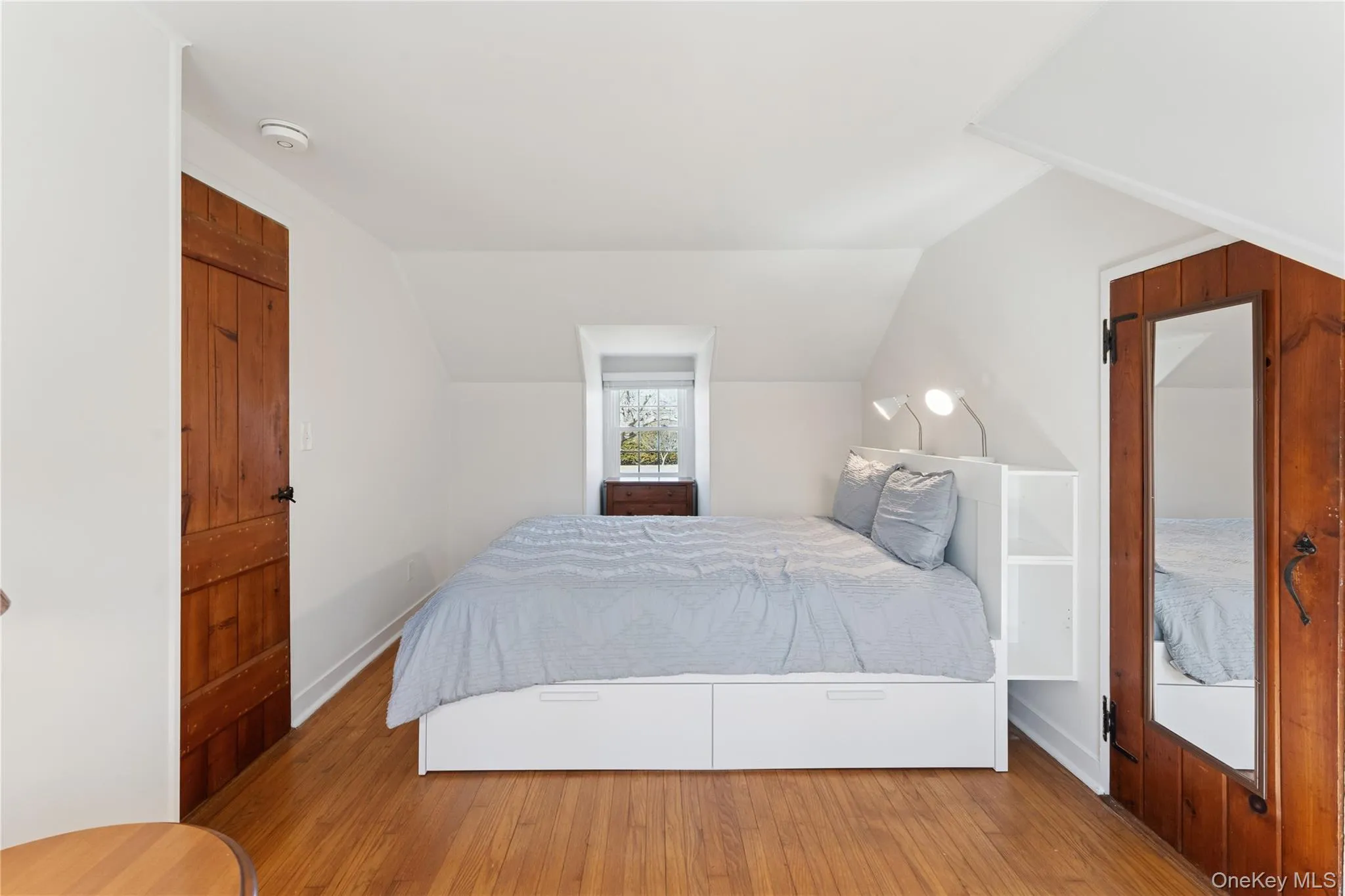 165 Montauk Highway, Southampton, NY, 1 Bedroom Bedrooms, 3 Rooms Rooms,1 BathroomBathrooms,Residential Lease,For Rent,Montauk,0,990738 165 Montauk Highway, Southampton, NY, 1 Bedroom Bedrooms, 3 Rooms Rooms,1 BathroomBathrooms,Residential Lease,For Rent,Montauk,0,990738