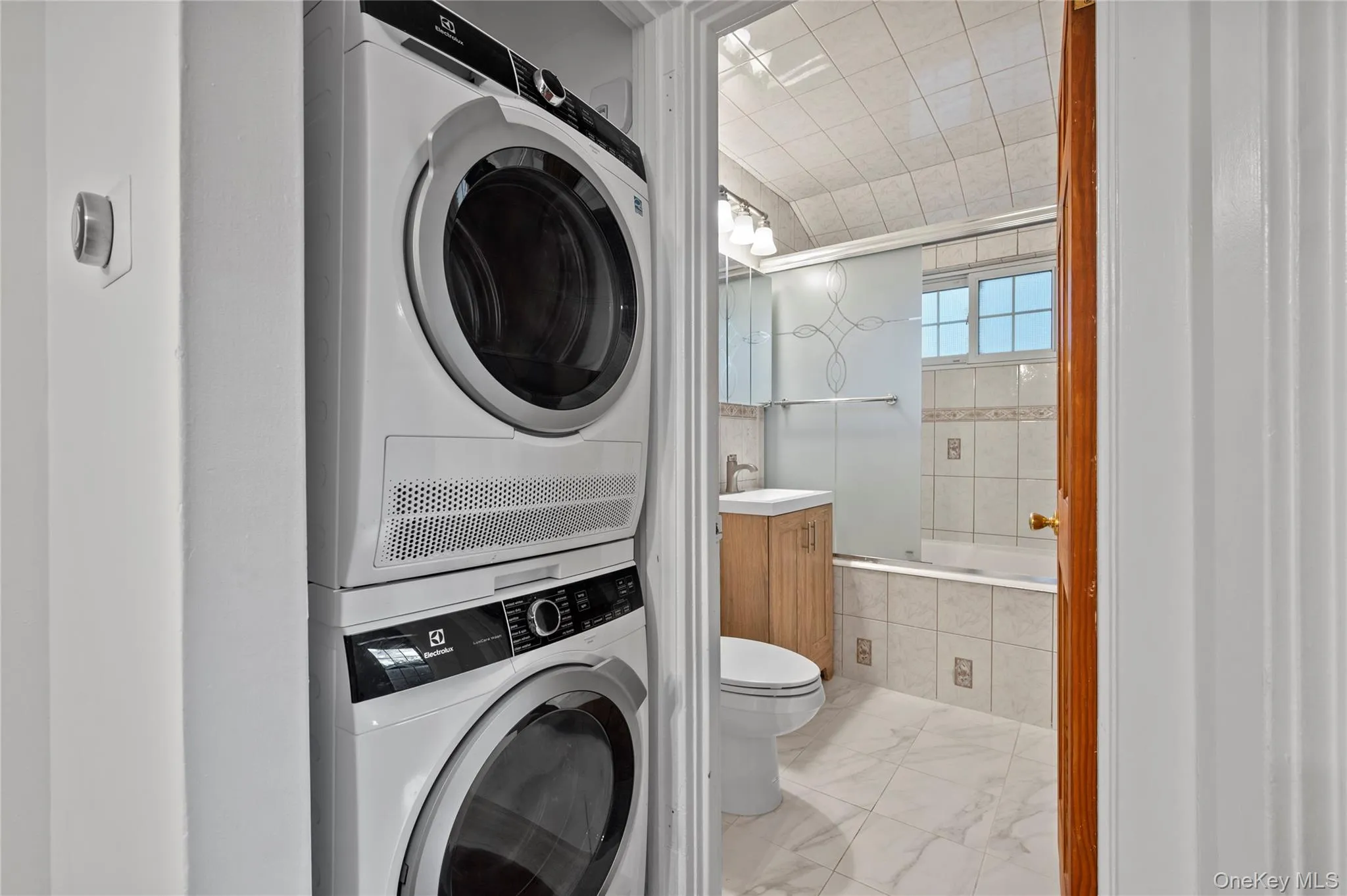 20 Overhill Place, Yonkers, NY, 4 Bedrooms Bedrooms, 6 Rooms Rooms,2 BathroomsBathrooms,Residential Lease,For Rent,Overhill,0,990744 20 Overhill Place, Yonkers, NY, 4 Bedrooms Bedrooms, 6 Rooms Rooms,2 BathroomsBathrooms,Residential Lease,For Rent,Overhill,0,990744