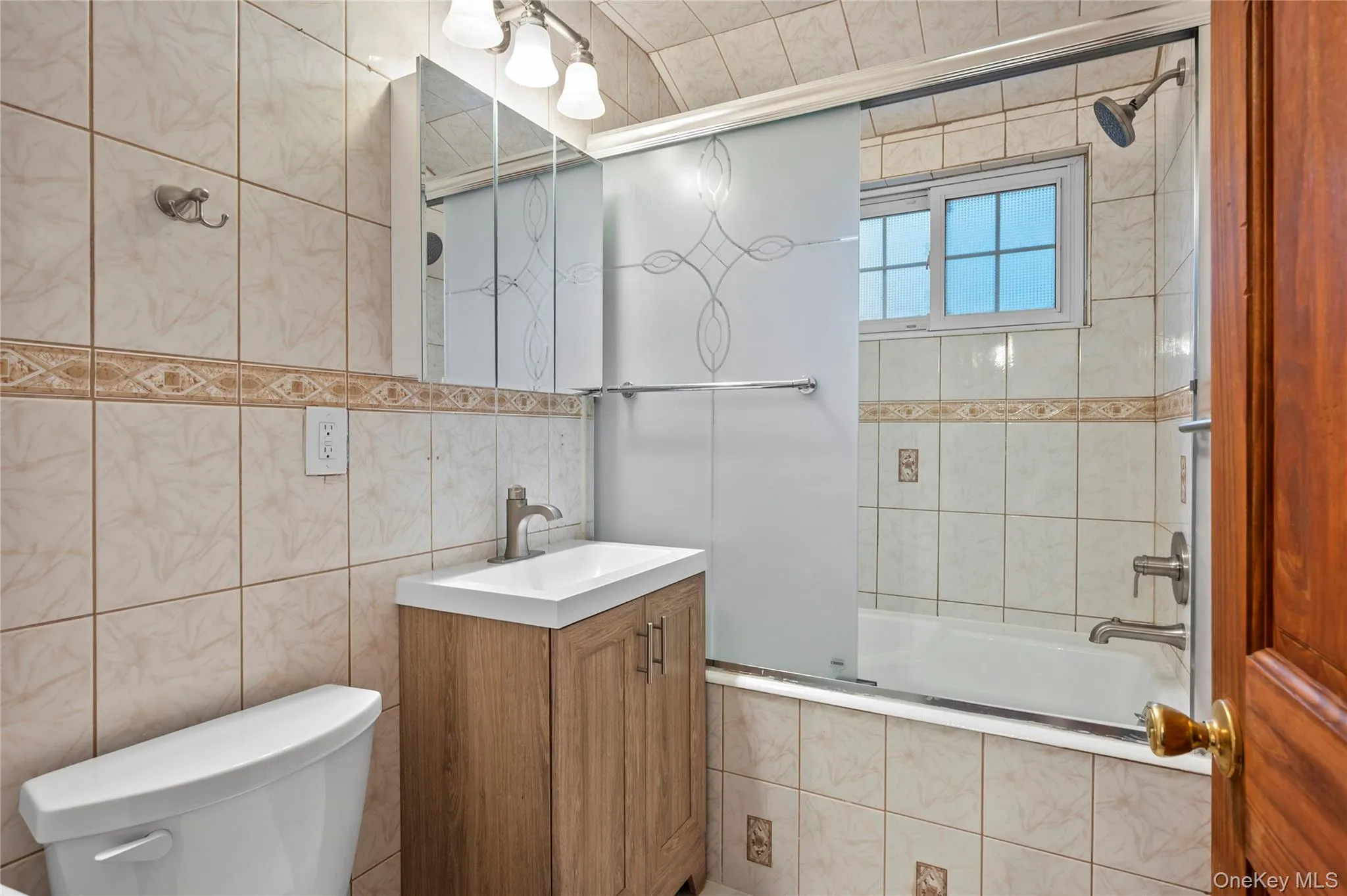 20 Overhill Place, Yonkers, NY, 4 Bedrooms Bedrooms, 6 Rooms Rooms,2 BathroomsBathrooms,Residential Lease,For Rent,Overhill,0,990744 20 Overhill Place, Yonkers, NY, 4 Bedrooms Bedrooms, 6 Rooms Rooms,2 BathroomsBathrooms,Residential Lease,For Rent,Overhill,0,990744