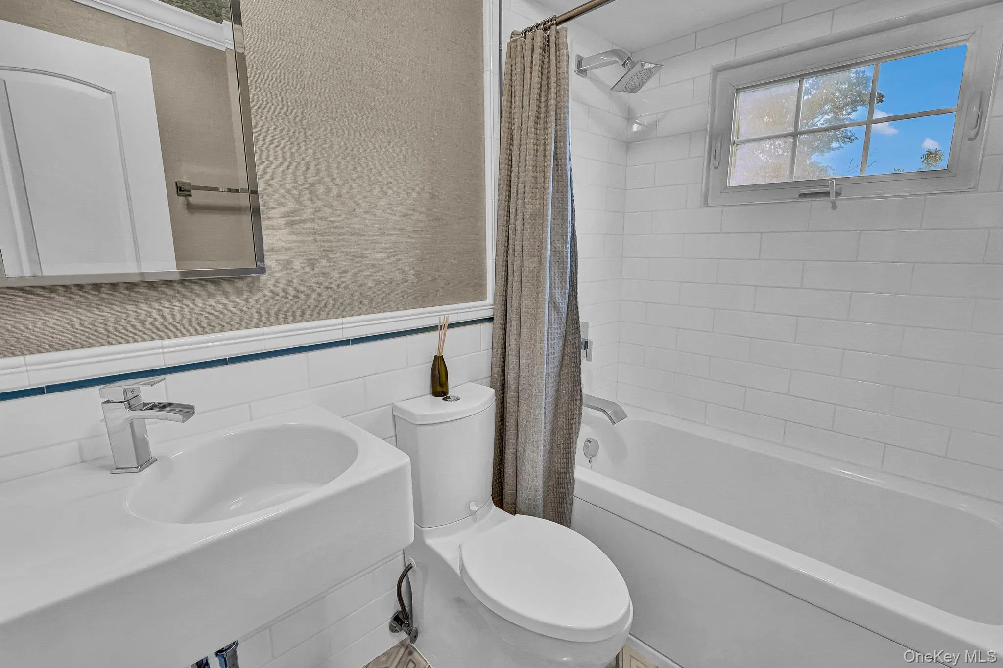 27 Mc Gaw Avenue, Brookhaven, NY, 3 Bedrooms Bedrooms, 8 Rooms Rooms,2 BathroomsBathrooms,Residential,For Rent,Mc Gaw,0,KEY990784 27 Mc Gaw Avenue, Brookhaven, NY, 3 Bedrooms Bedrooms, 8 Rooms Rooms,2 BathroomsBathrooms,Residential,For Rent,Mc Gaw,0,KEY990784