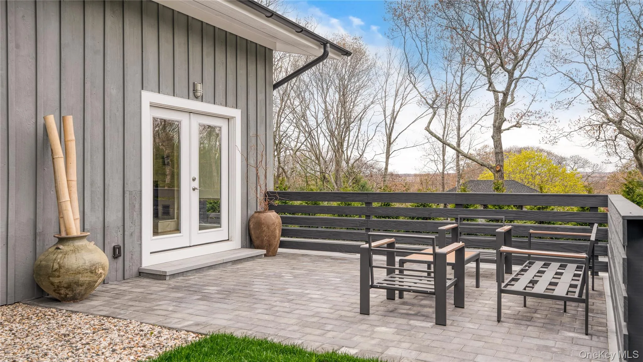 1 Carver Street, Southampton, New York 11963