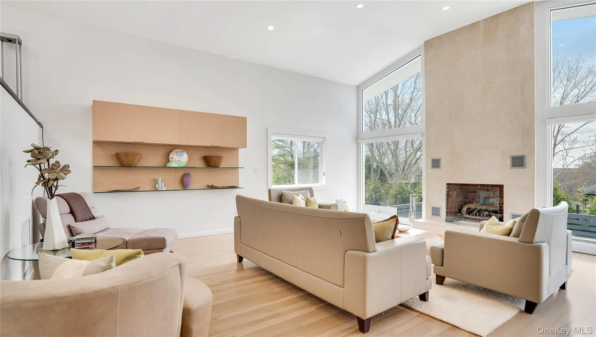 1 Carver Street, Southampton, New York 11963