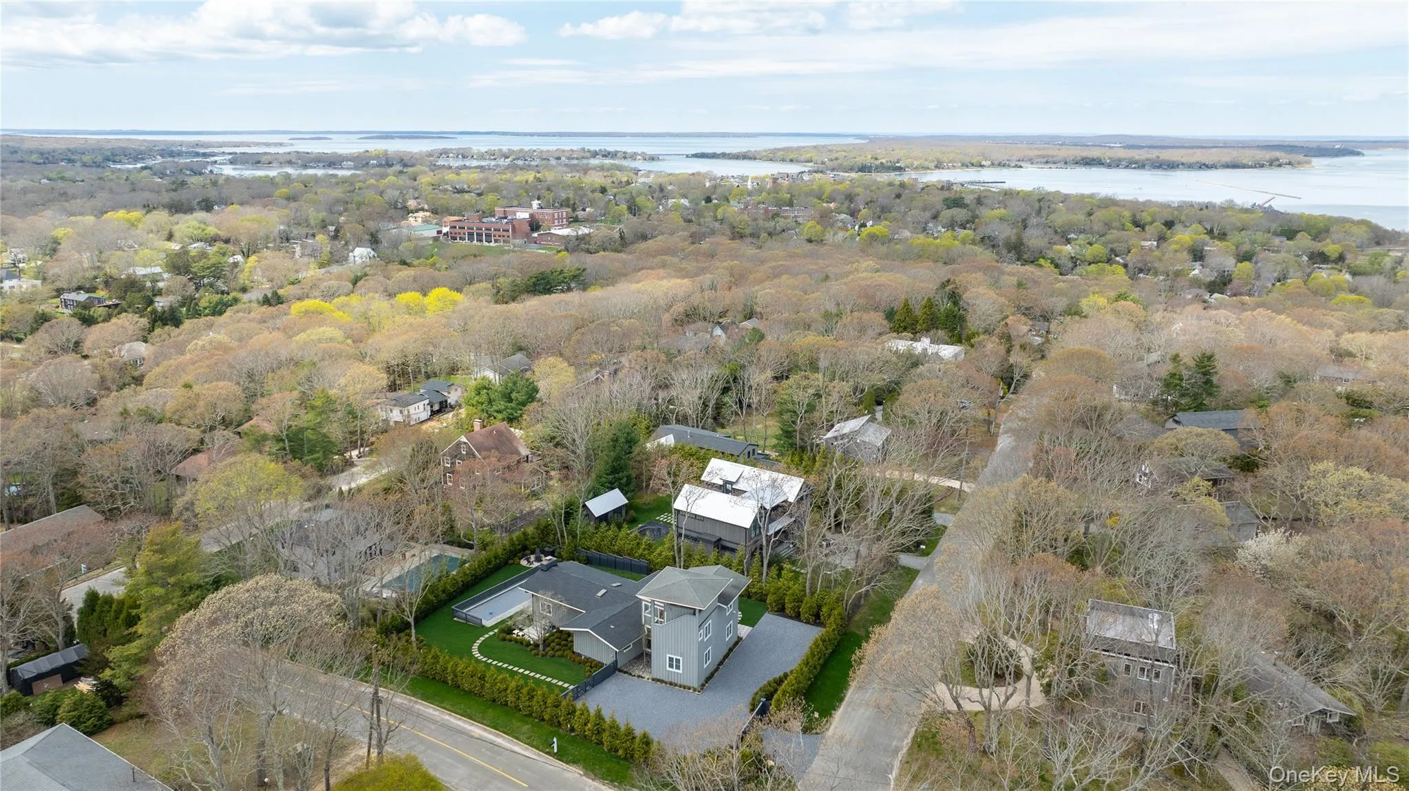 1 Carver Street, Southampton, New York 11963