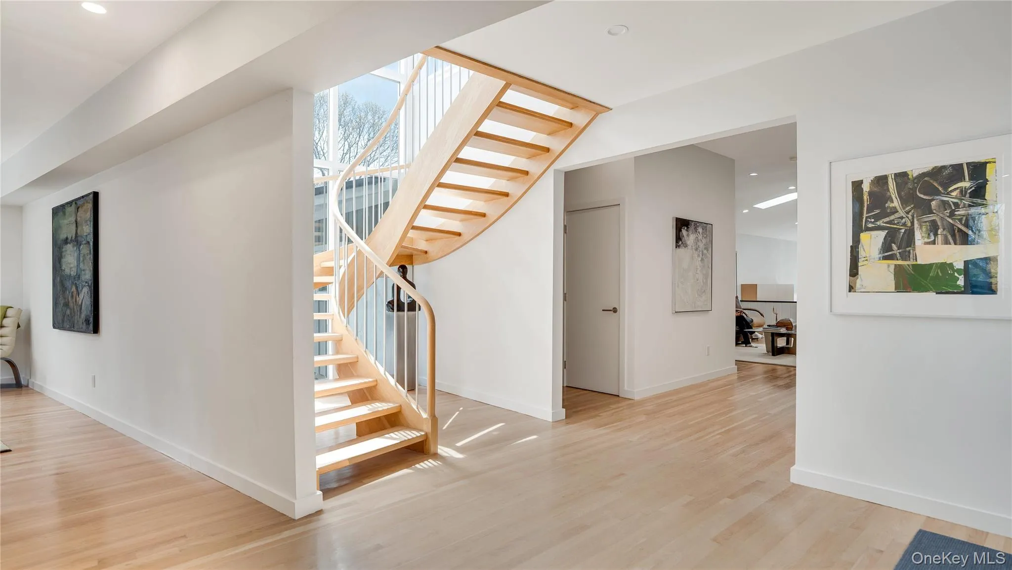 1 Carver Street, Southampton, New York 11963