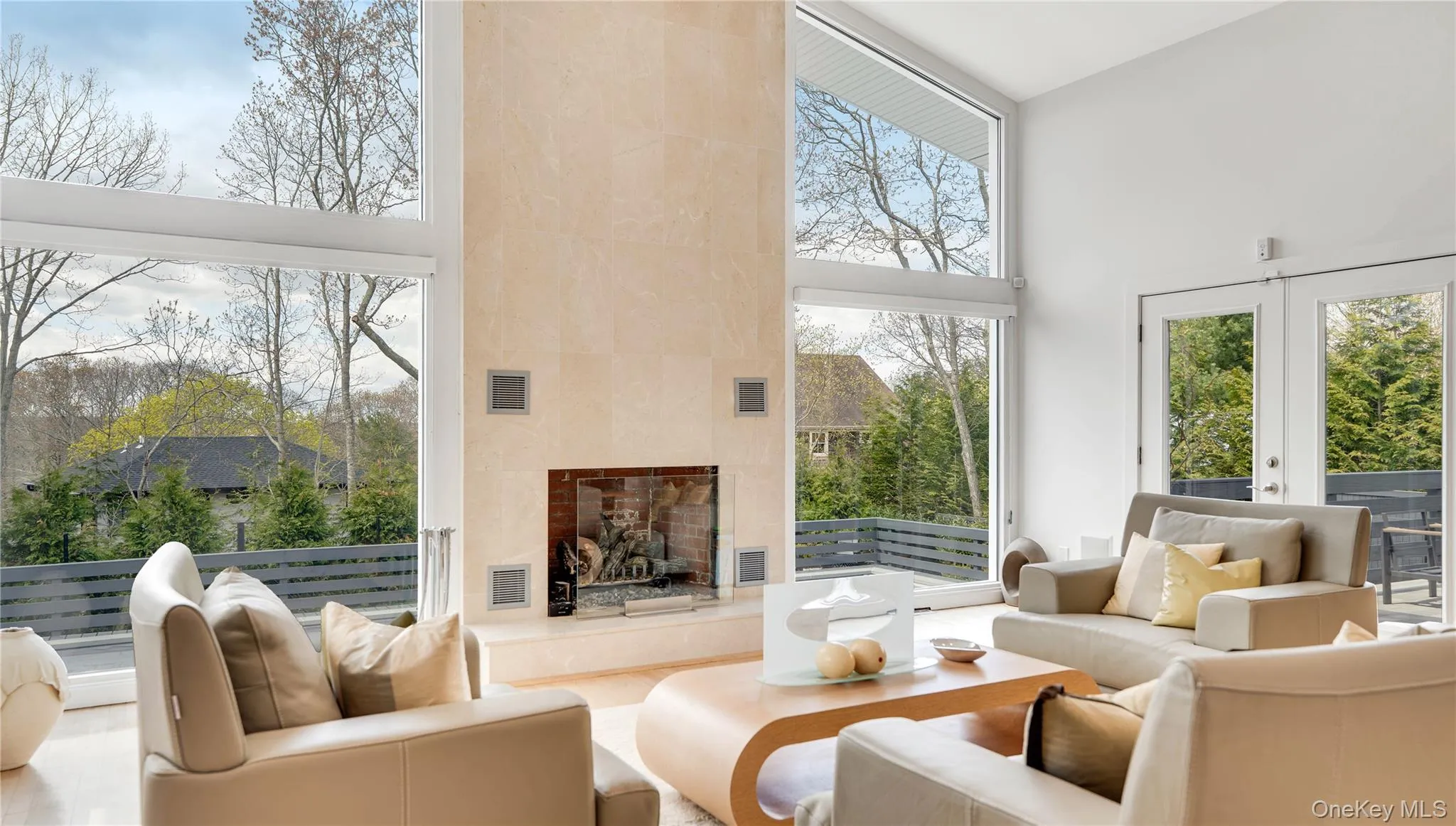1 Carver Street, Southampton, New York 11963