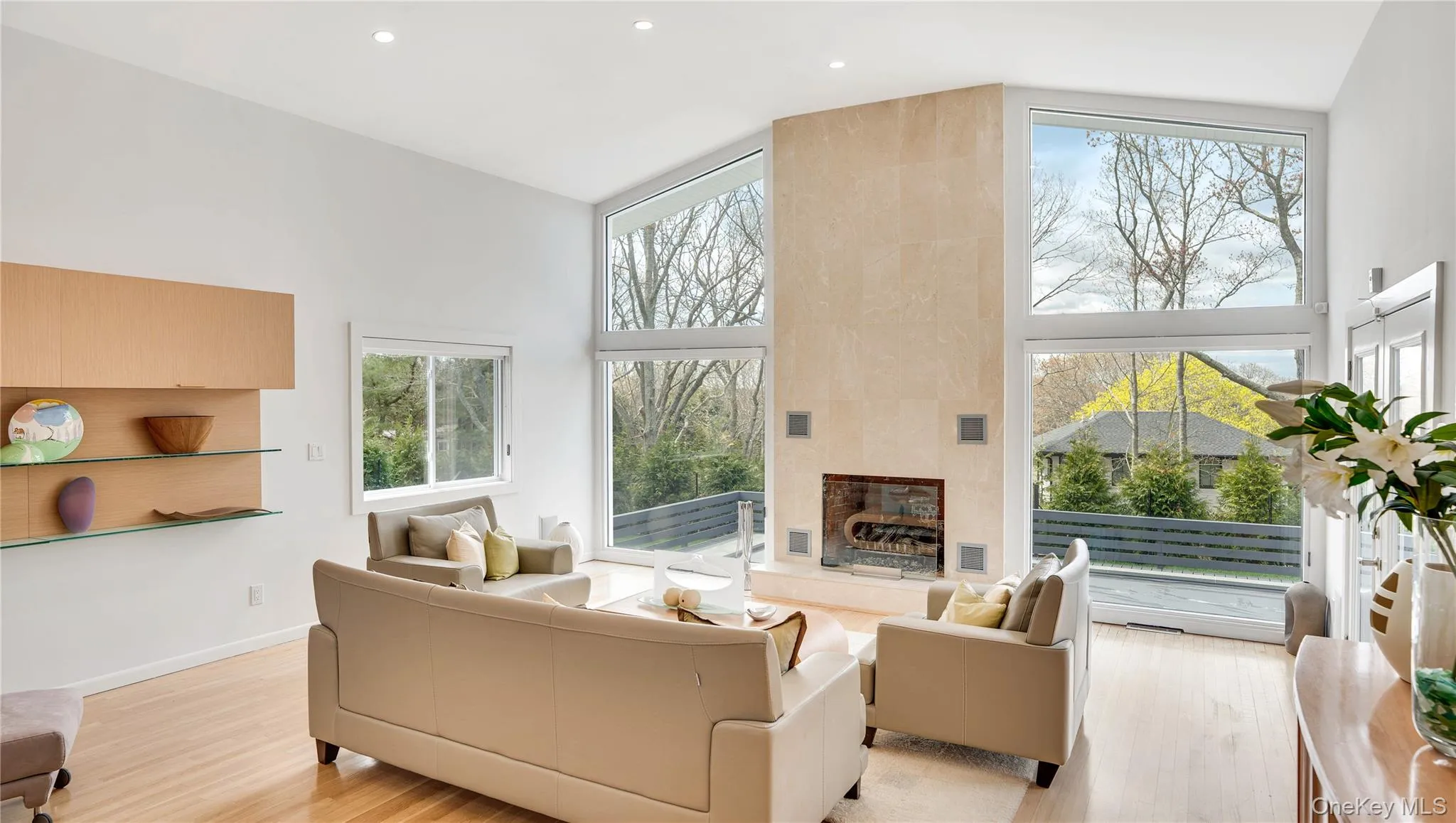 1 Carver Street, Southampton, New York 11963