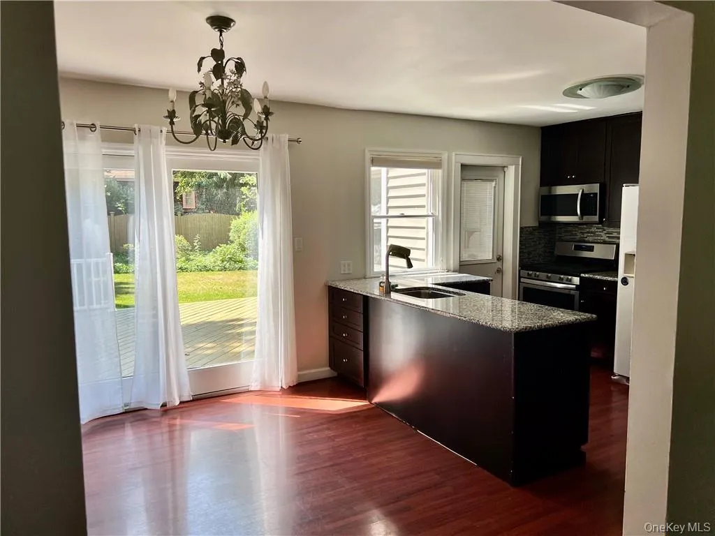 Kitchen/dining Kitchen/dining