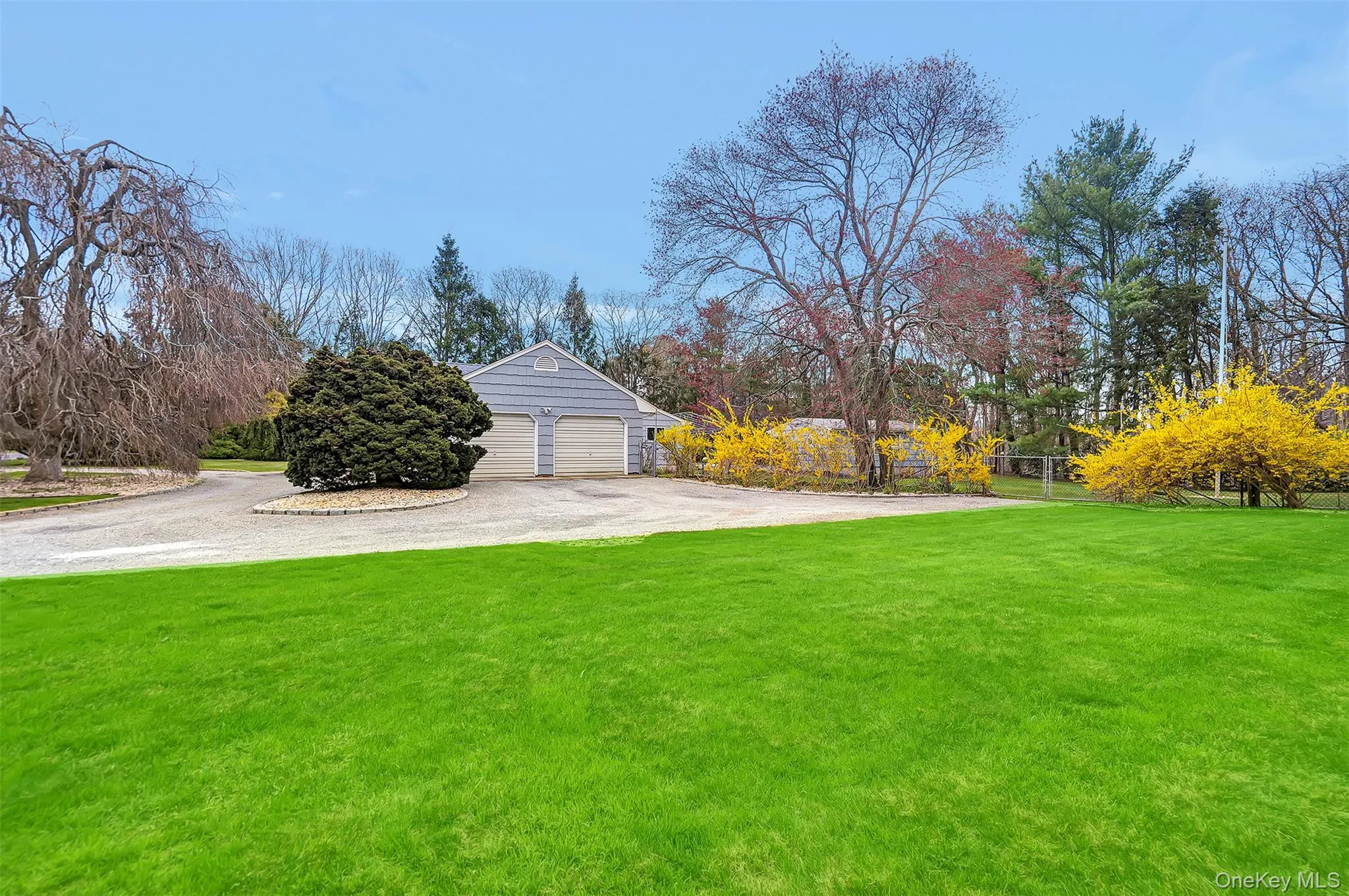 25 Squires Avenue, Southampton, NY, 3 Bedrooms Bedrooms, 9 Rooms Rooms,2 BathroomsBathrooms,Residential Lease,For Rent,Squires,0,990813 25 Squires Avenue, Southampton, NY, 3 Bedrooms Bedrooms, 9 Rooms Rooms,2 BathroomsBathrooms,Residential Lease,For Rent,Squires,0,990813