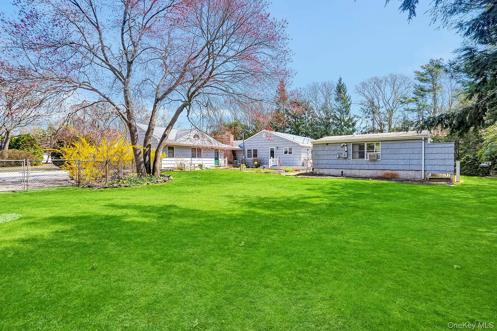 25 Squires Avenue, Southampton, NY, 3 Bedrooms Bedrooms, 9 Rooms Rooms,2 BathroomsBathrooms,Residential Lease,For Rent,Squires,0,990813 25 Squires Avenue, Southampton, NY, 3 Bedrooms Bedrooms, 9 Rooms Rooms,2 BathroomsBathrooms,Residential Lease,For Rent,Squires,0,990813