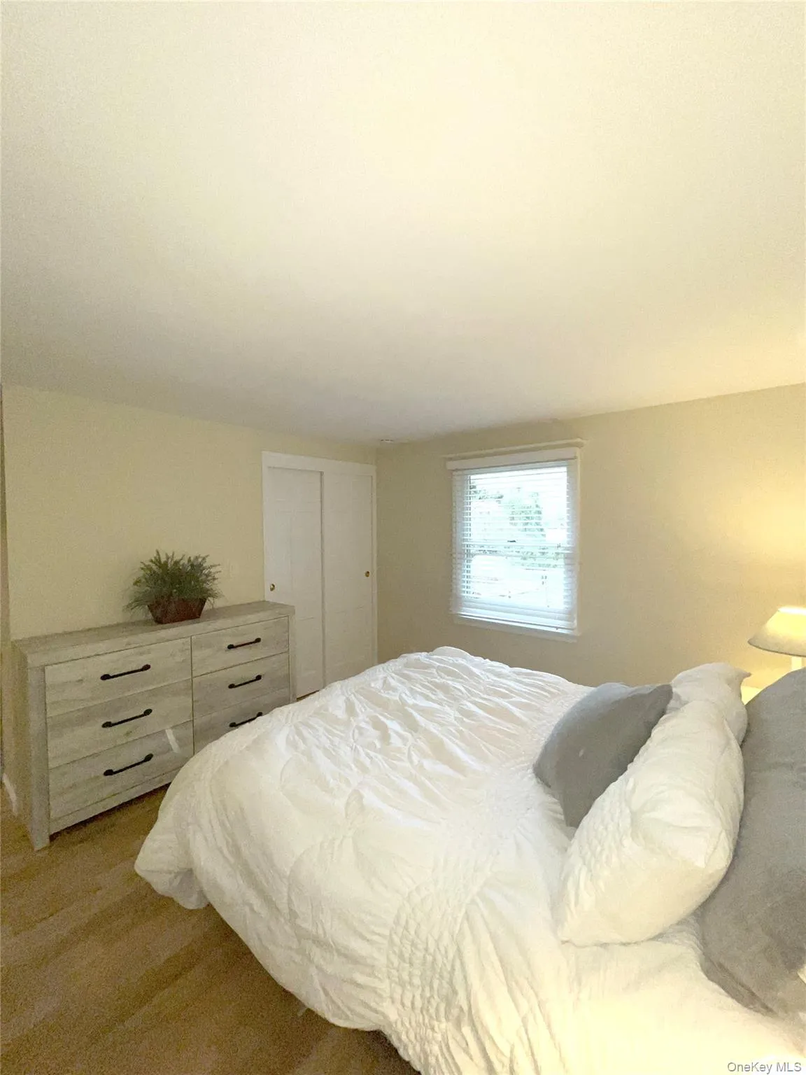 25 Squires Avenue, Southampton, NY, 3 Bedrooms Bedrooms, 9 Rooms Rooms,2 BathroomsBathrooms,Residential Lease,For Rent,Squires,0,990813 25 Squires Avenue, Southampton, NY, 3 Bedrooms Bedrooms, 9 Rooms Rooms,2 BathroomsBathrooms,Residential Lease,For Rent,Squires,0,990813