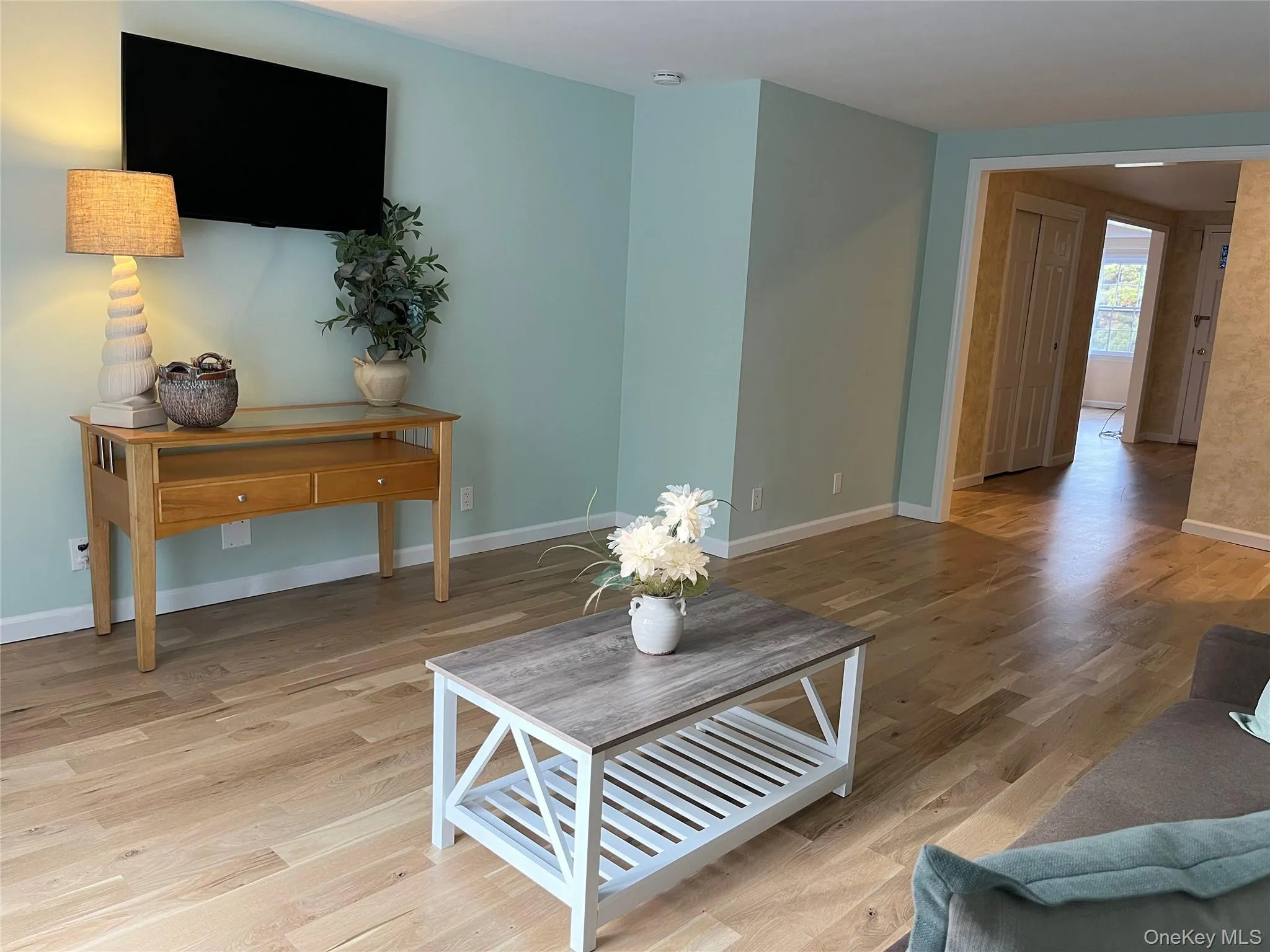25 Squires Avenue, Southampton, NY, 3 Bedrooms Bedrooms, 9 Rooms Rooms,2 BathroomsBathrooms,Residential Lease,For Rent,Squires,0,990813 25 Squires Avenue, Southampton, NY, 3 Bedrooms Bedrooms, 9 Rooms Rooms,2 BathroomsBathrooms,Residential Lease,For Rent,Squires,0,990813