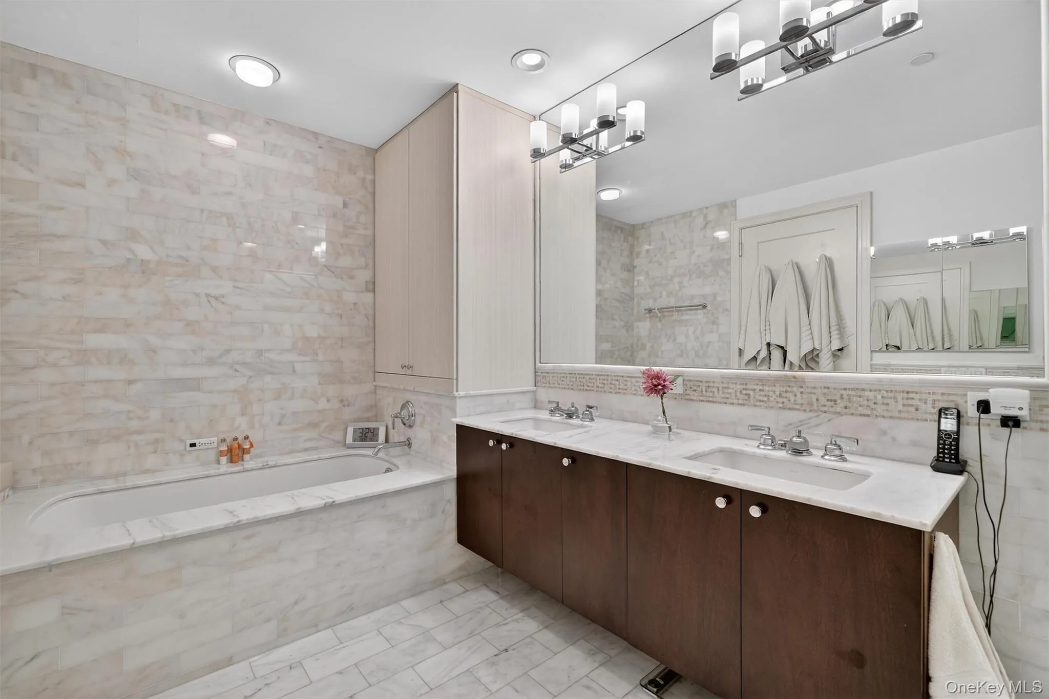 5 Renaissance Square, White Plains, NY, 2 Bedrooms Bedrooms, 5 Rooms Rooms,2 BathroomsBathrooms,Residential,For Rent,Renaissance,0,990817 5 Renaissance Square, White Plains, NY, 2 Bedrooms Bedrooms, 5 Rooms Rooms,2 BathroomsBathrooms,Residential,For Rent,Renaissance,0,990817