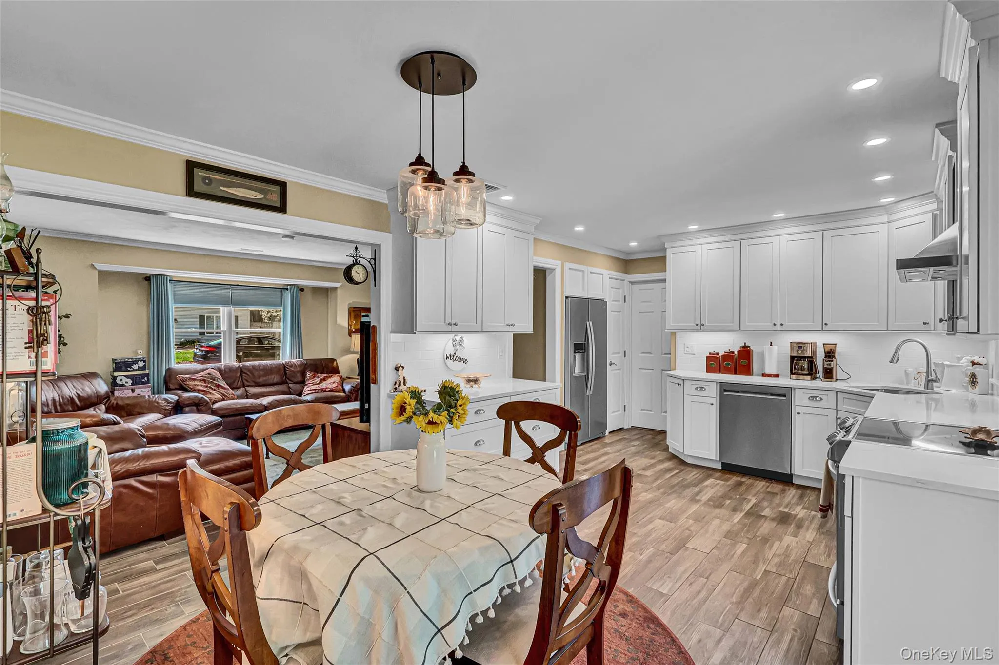 Kitchen has a nice large open floorplan Kitchen has a nice large open floorplan