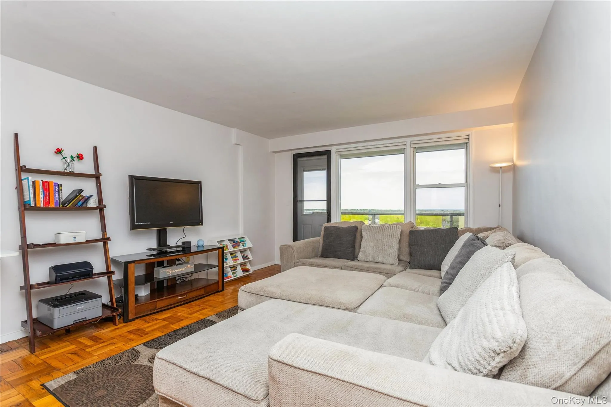 1841 Central Park Avenue, Yonkers, NY, 1 Bedroom Bedrooms, 4 Rooms Rooms,1 BathroomBathrooms,Residential Sale,For Rent,Central Park Avenue,0,990824 1841 Central Park Avenue, Yonkers, NY, 1 Bedroom Bedrooms, 4 Rooms Rooms,1 BathroomBathrooms,Residential Sale,For Rent,Central Park Avenue,0,990824