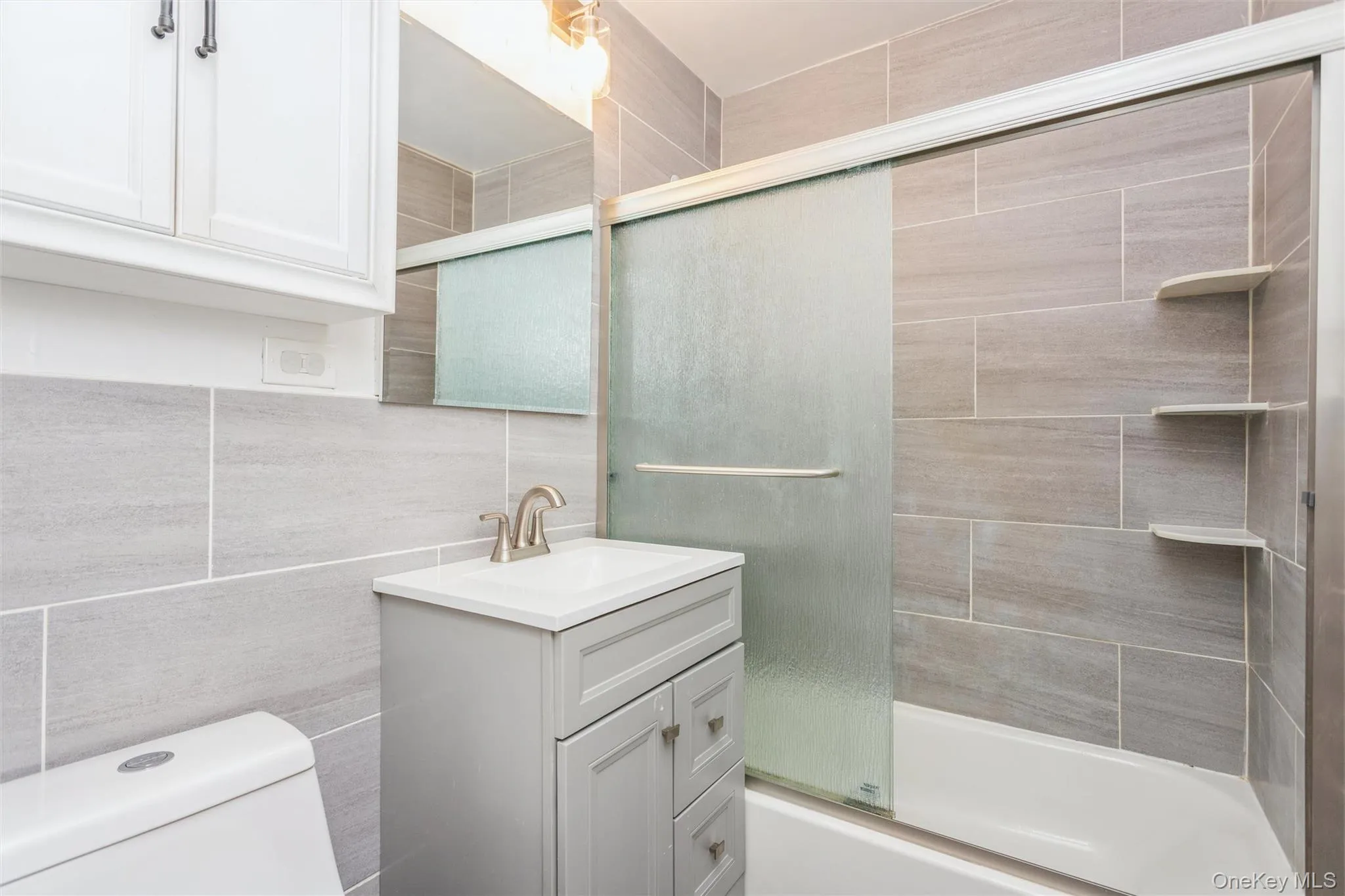 1841 Central Park Avenue, Yonkers, NY, 1 Bedroom Bedrooms, 4 Rooms Rooms,1 BathroomBathrooms,Residential Sale,For Rent,Central Park Avenue,0,990824 1841 Central Park Avenue, Yonkers, NY, 1 Bedroom Bedrooms, 4 Rooms Rooms,1 BathroomBathrooms,Residential Sale,For Rent,Central Park Avenue,0,990824