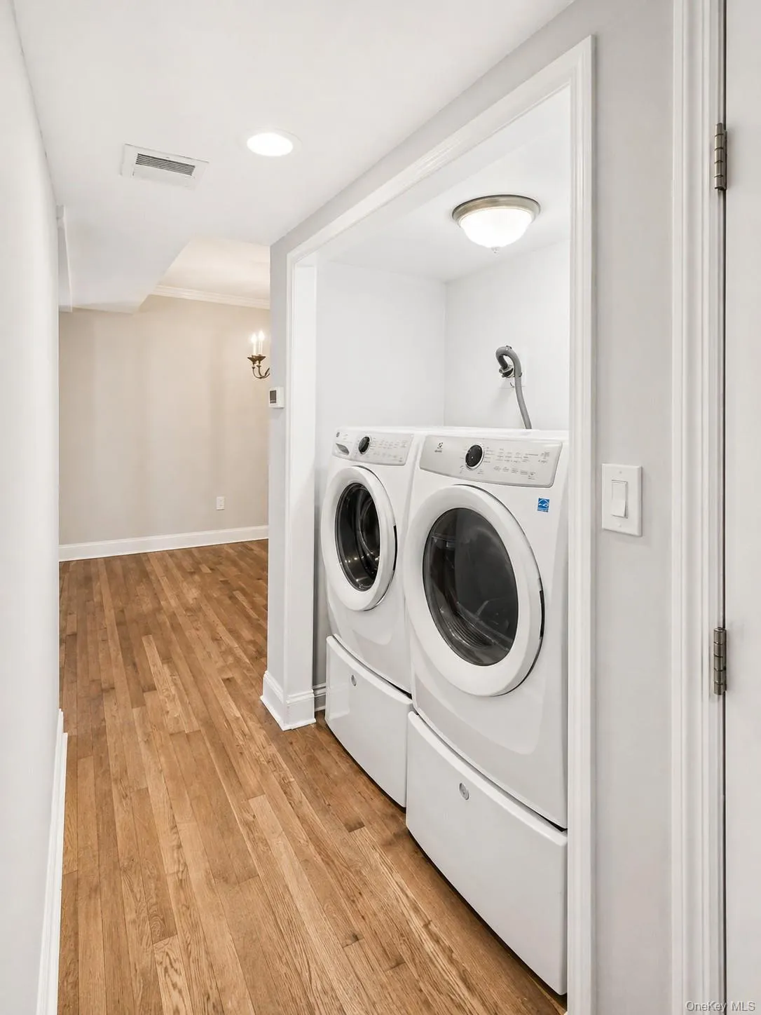 Washer/Dryer Area Washer/Dryer Area