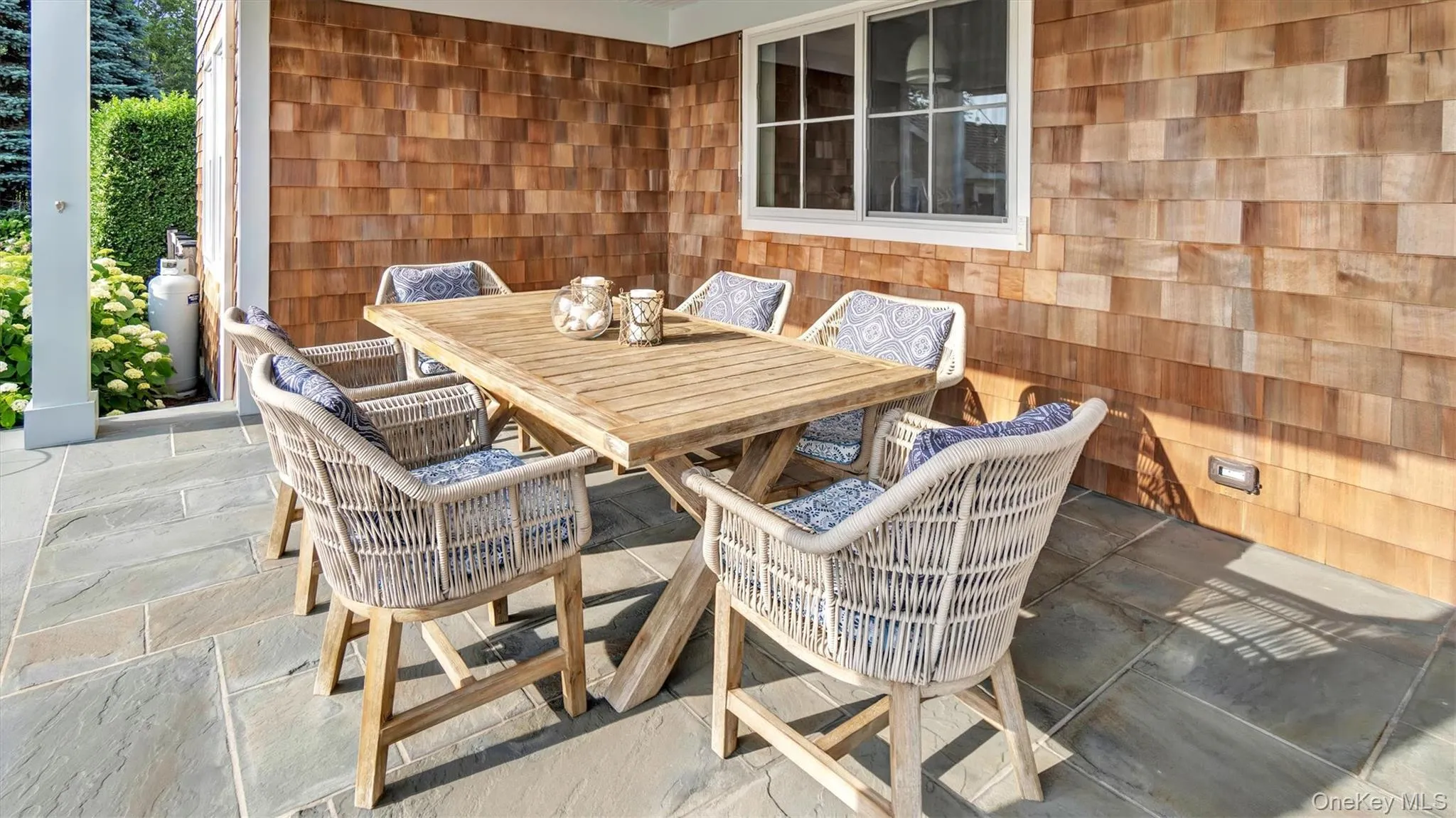 13A Brushy Neck Lane, Southampton, NY, 4 Bedrooms Bedrooms, 9 Rooms Rooms,3 BathroomsBathrooms,Residential Lease,For Rent,Brushy Neck,0,990864 13A Brushy Neck Lane, Southampton, NY, 4 Bedrooms Bedrooms, 9 Rooms Rooms,3 BathroomsBathrooms,Residential Lease,For Rent,Brushy Neck,0,990864