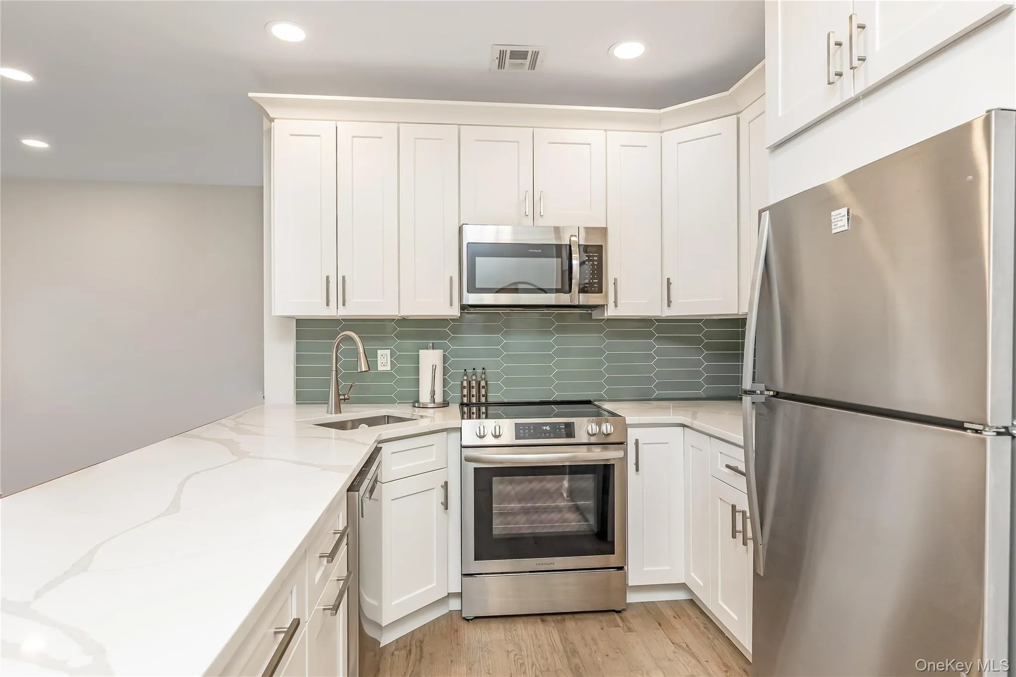 100 Broadway, Long Beach, NY, 2 Bedrooms Bedrooms, 5 Rooms Rooms,2 BathroomsBathrooms,Residential,For Rent,Broadway,0,990866 100 Broadway, Long Beach, NY, 2 Bedrooms Bedrooms, 5 Rooms Rooms,2 BathroomsBathrooms,Residential,For Rent,Broadway,0,990866