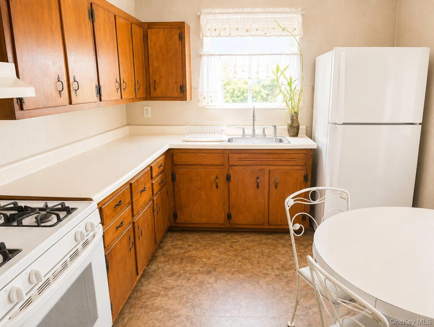 11 Bedford Street, Babylon, NY, 4 Bedrooms Bedrooms, 7 Rooms Rooms,1 BathroomBathrooms,Residential,For Rent,Bedford,0,990873 11 Bedford Street, Babylon, NY, 4 Bedrooms Bedrooms, 7 Rooms Rooms,1 BathroomBathrooms,Residential,For Rent,Bedford,0,990873