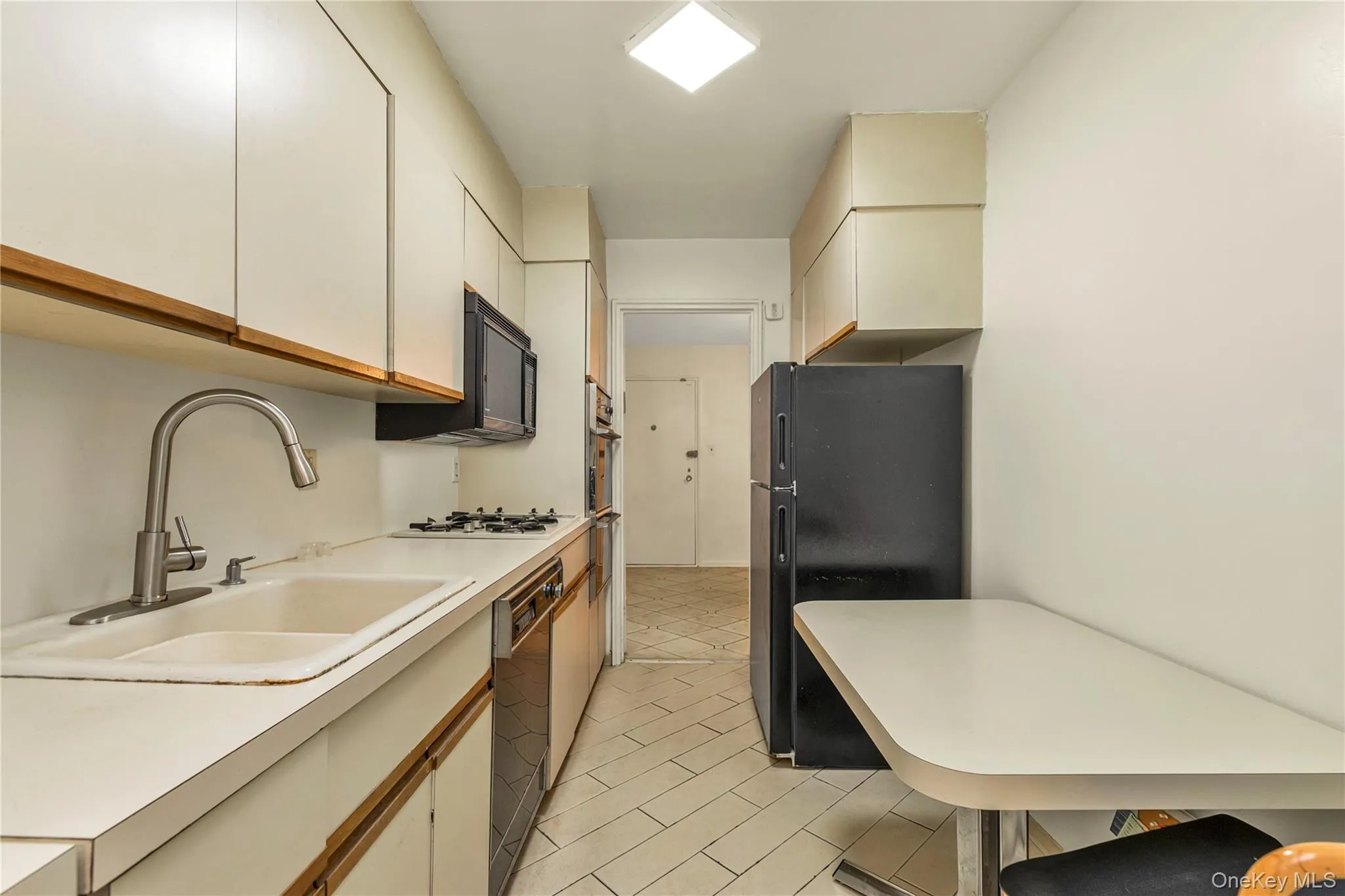 209-80 18th Avenue, New York, NY, 2 Bedrooms Bedrooms, 4 Rooms Rooms,1 BathroomBathrooms,Residential,For Rent,18th,0,990881 209-80 18th Avenue, New York, NY, 2 Bedrooms Bedrooms, 4 Rooms Rooms,1 BathroomBathrooms,Residential,For Rent,18th,0,990881