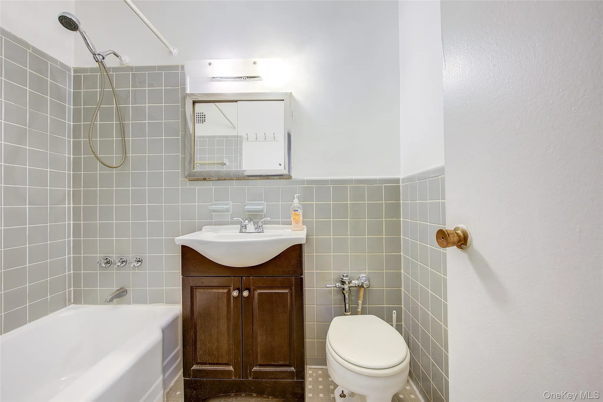 102-30 Queens Boulevard, New York, NY, 2 Rooms Rooms,1 BathroomBathrooms,Residential Sale,For Rent,Queens,0,990909 102-30 Queens Boulevard, New York, NY, 2 Rooms Rooms,1 BathroomBathrooms,Residential Sale,For Rent,Queens,0,990909