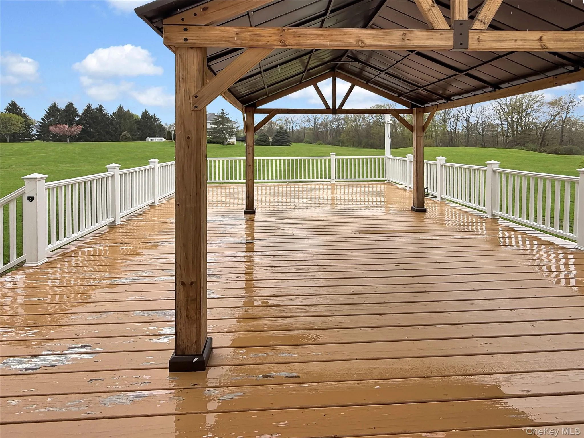 Large Deck w/Gazebo Large Deck w/Gazebo