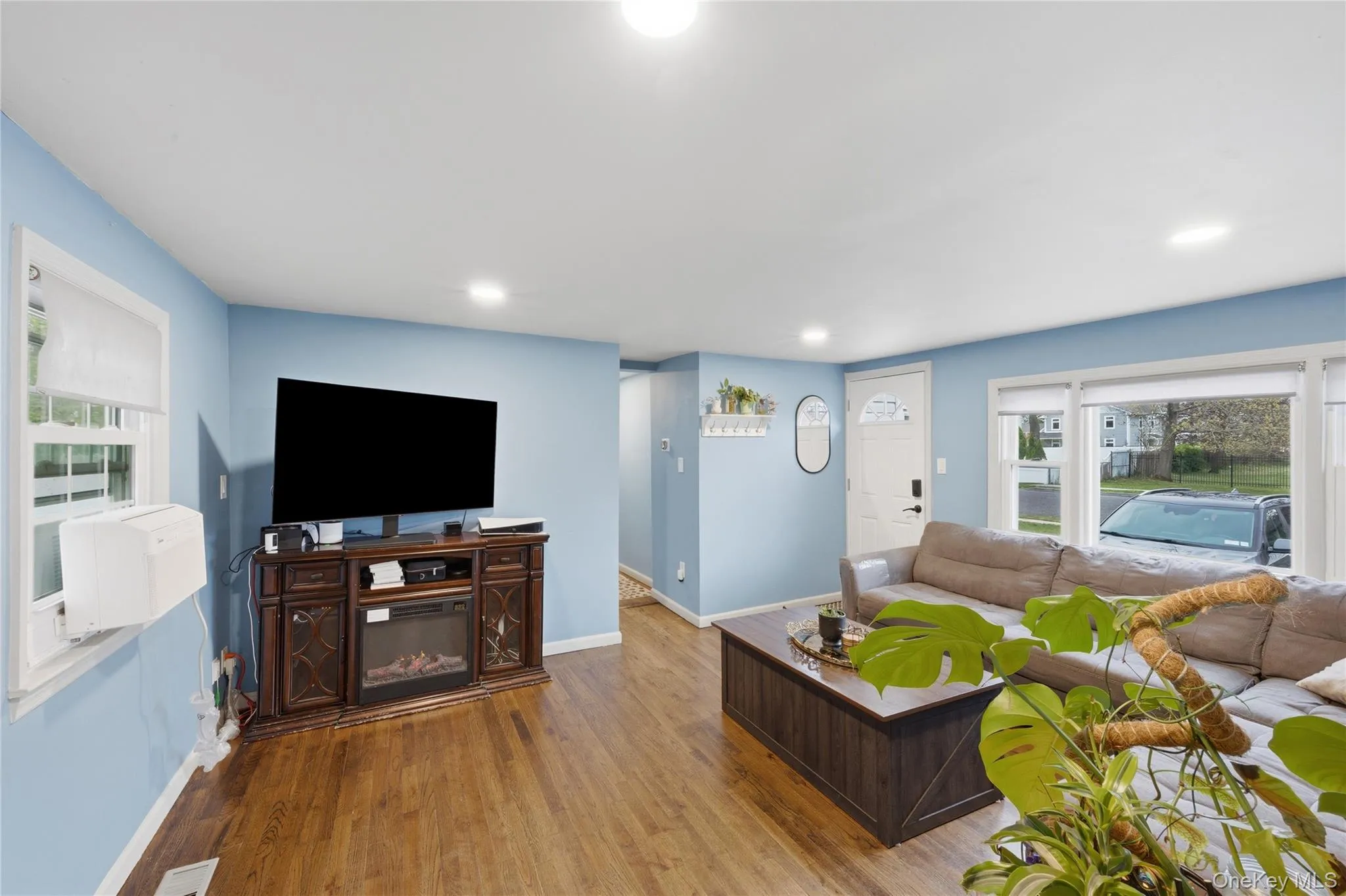 73 Harrison Avenue, Babylon, NY, 3 Bedrooms Bedrooms, 5 Rooms Rooms,1 BathroomBathrooms,Residential,For Rent,Harrison,0,990922 73 Harrison Avenue, Babylon, NY, 3 Bedrooms Bedrooms, 5 Rooms Rooms,1 BathroomBathrooms,Residential,For Rent,Harrison,0,990922